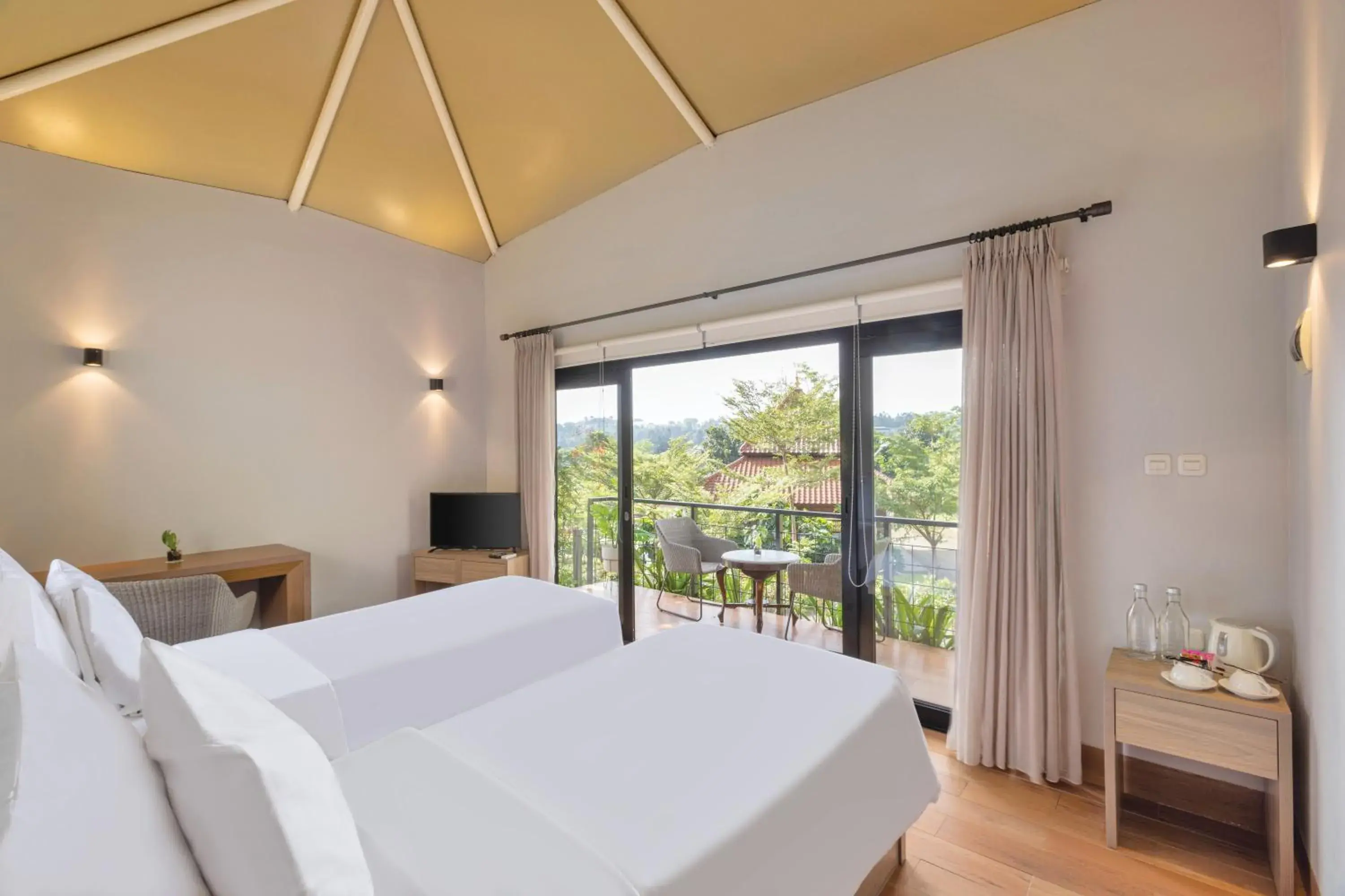 Superior Double Room in The Glamping at ARTOTEL Pelangi Park Superior Double Room in The Glamping at ARTOTEL Pelangi Park