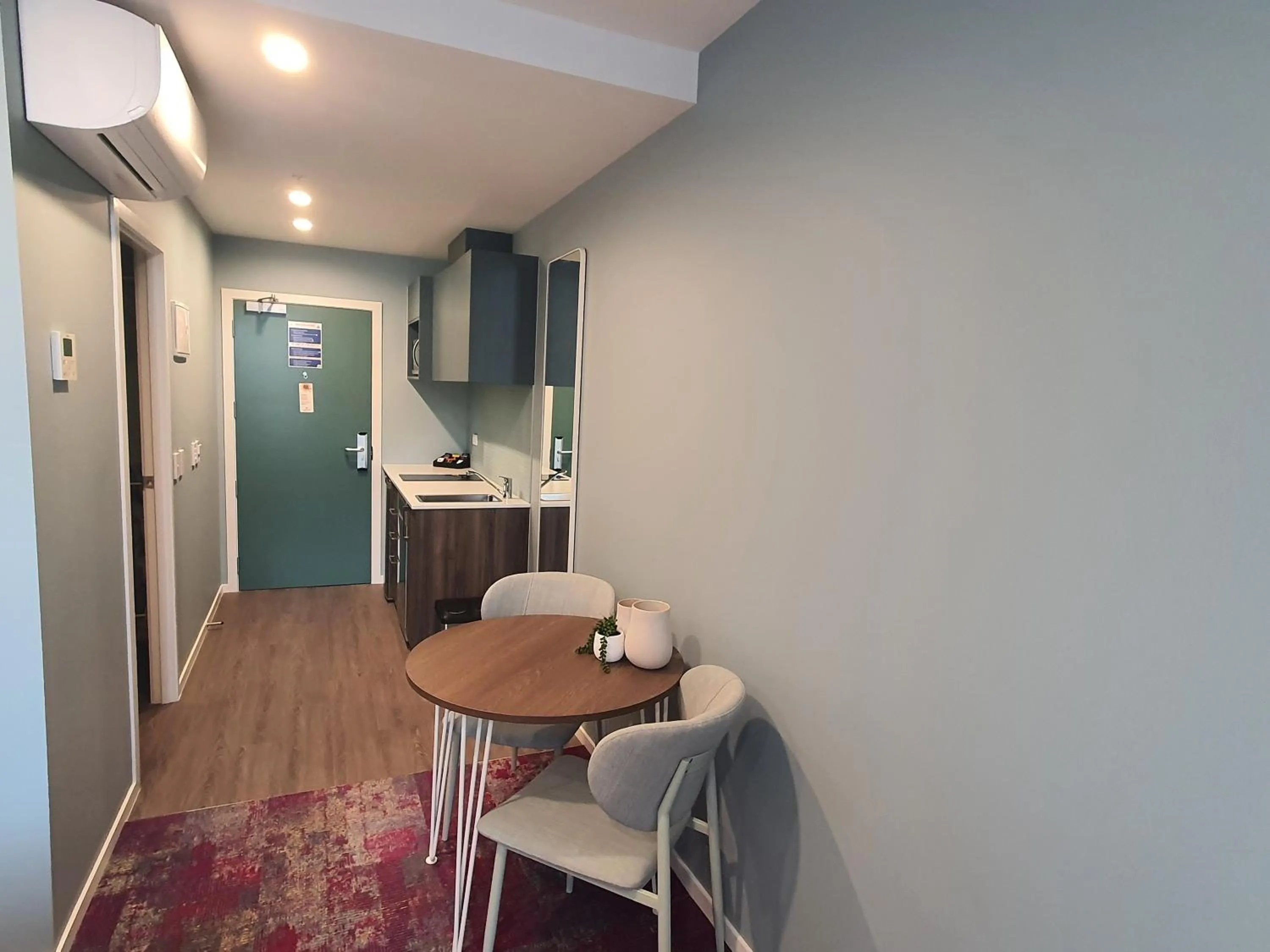 Kitchen or kitchenette in La Quinta by Wyndham Parnell Auckland