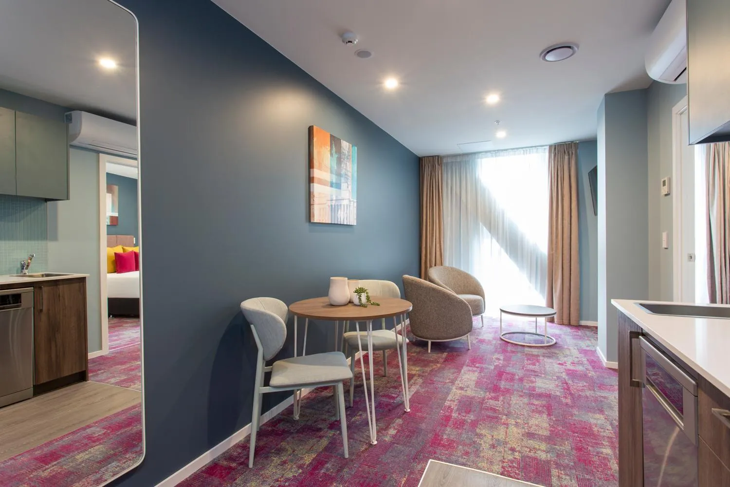 Dining area in La Quinta by Wyndham Parnell Auckland