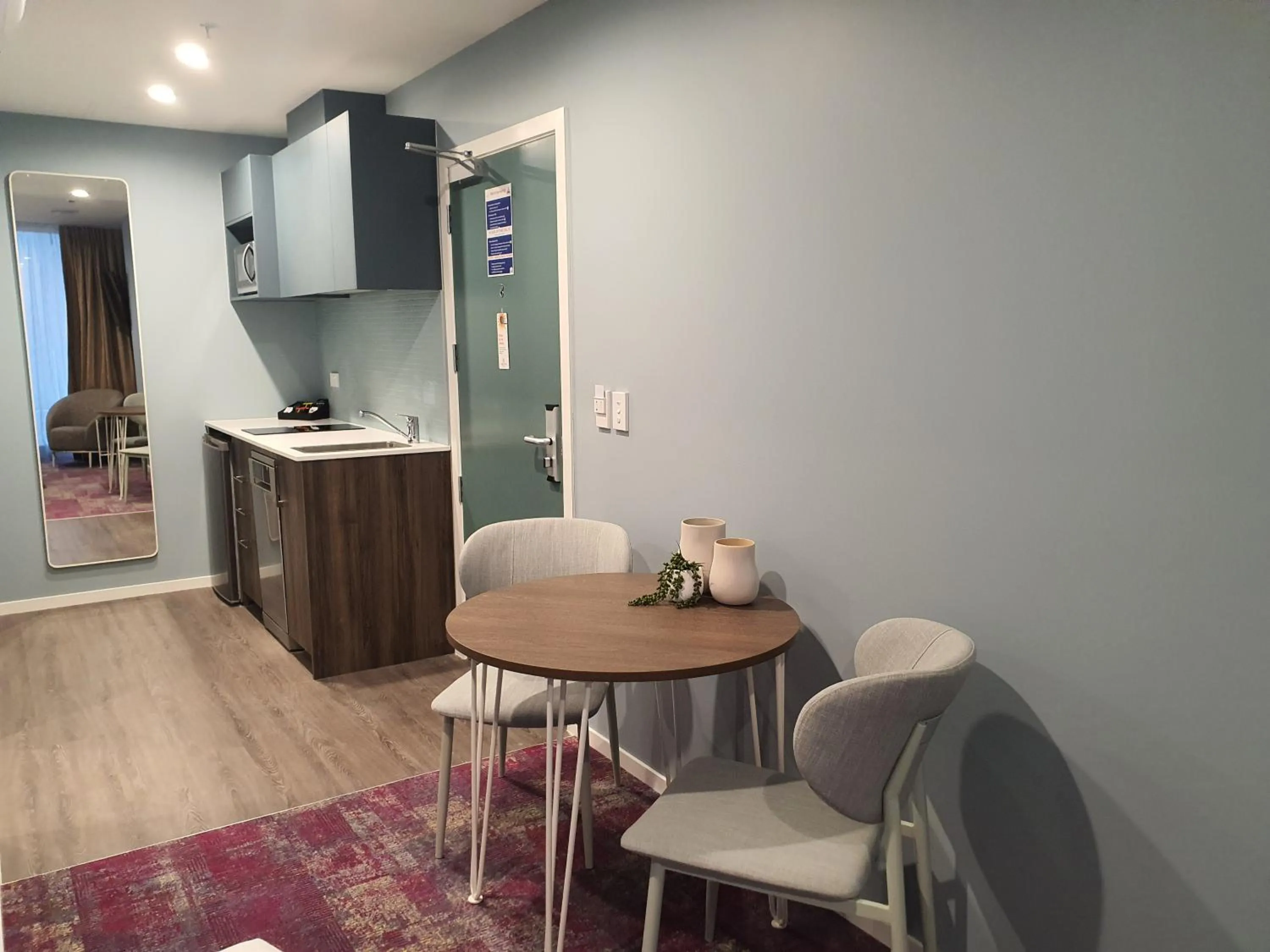 Kitchen or kitchenette in La Quinta by Wyndham Parnell Auckland