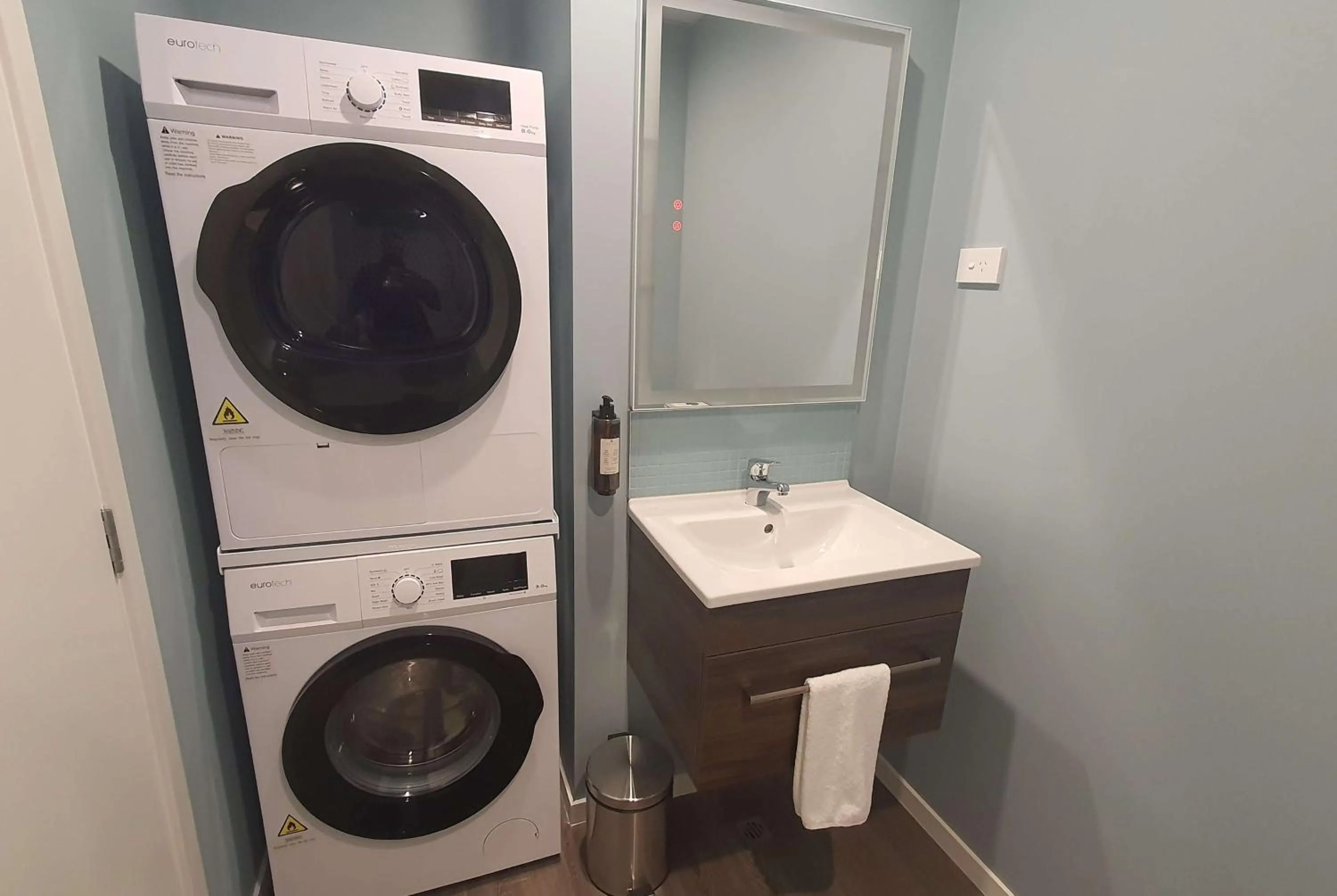 TV and multimedia in La Quinta by Wyndham Parnell Auckland