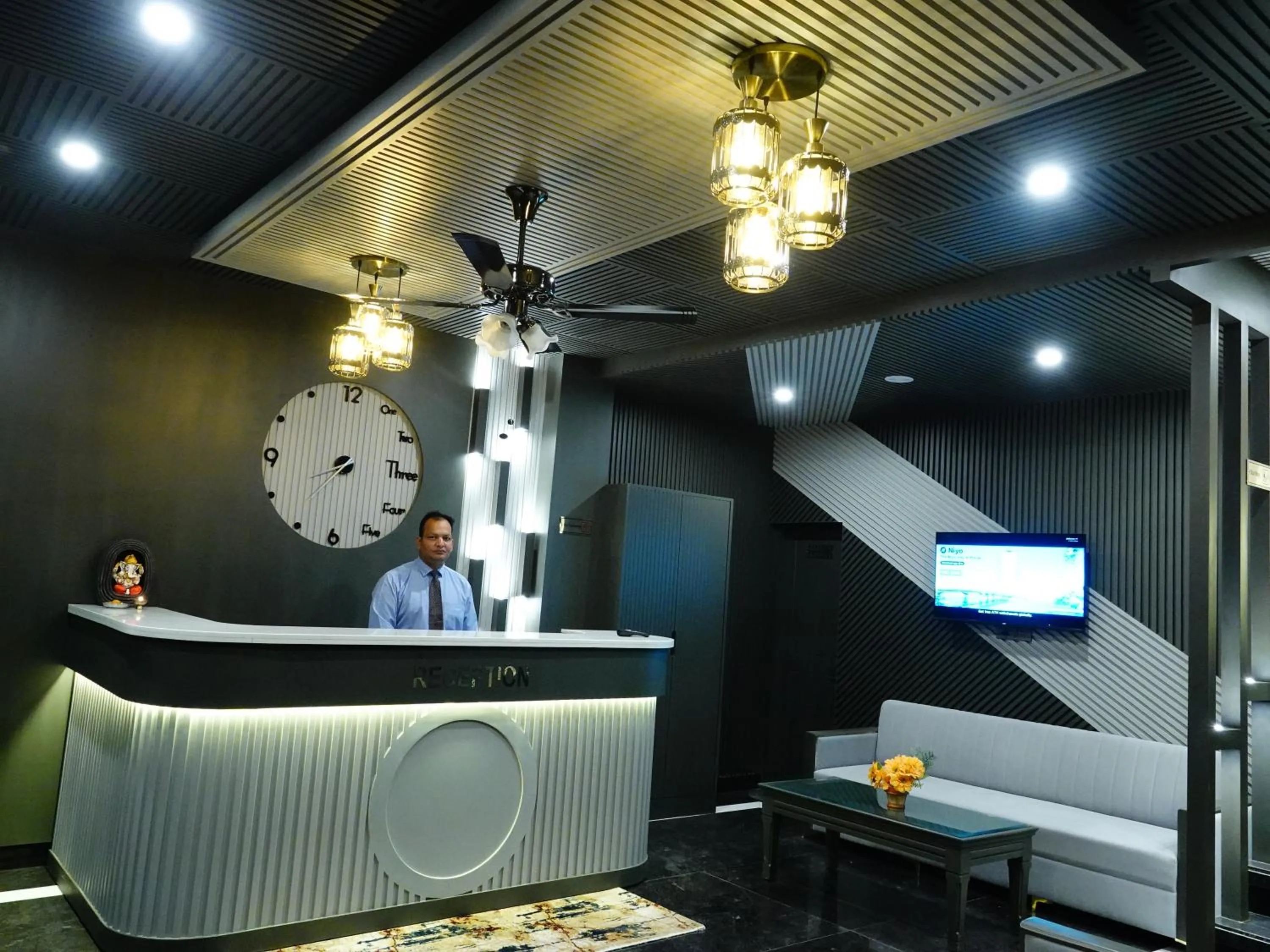 Lobby or reception in Rubystone Mussoorie A Leisure Resort