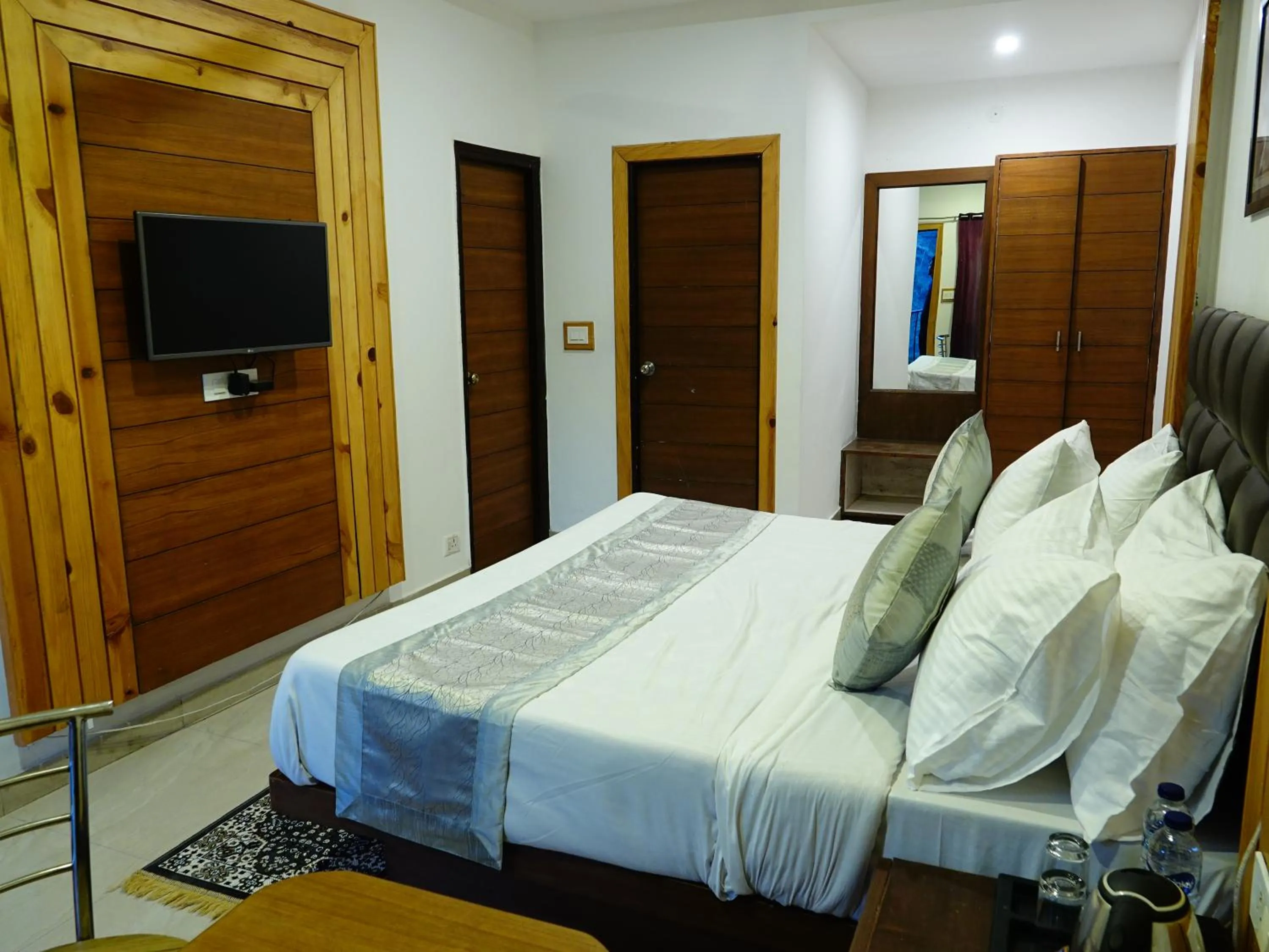 Photo of the whole room in Rubystone Mussoorie A Leisure Resort