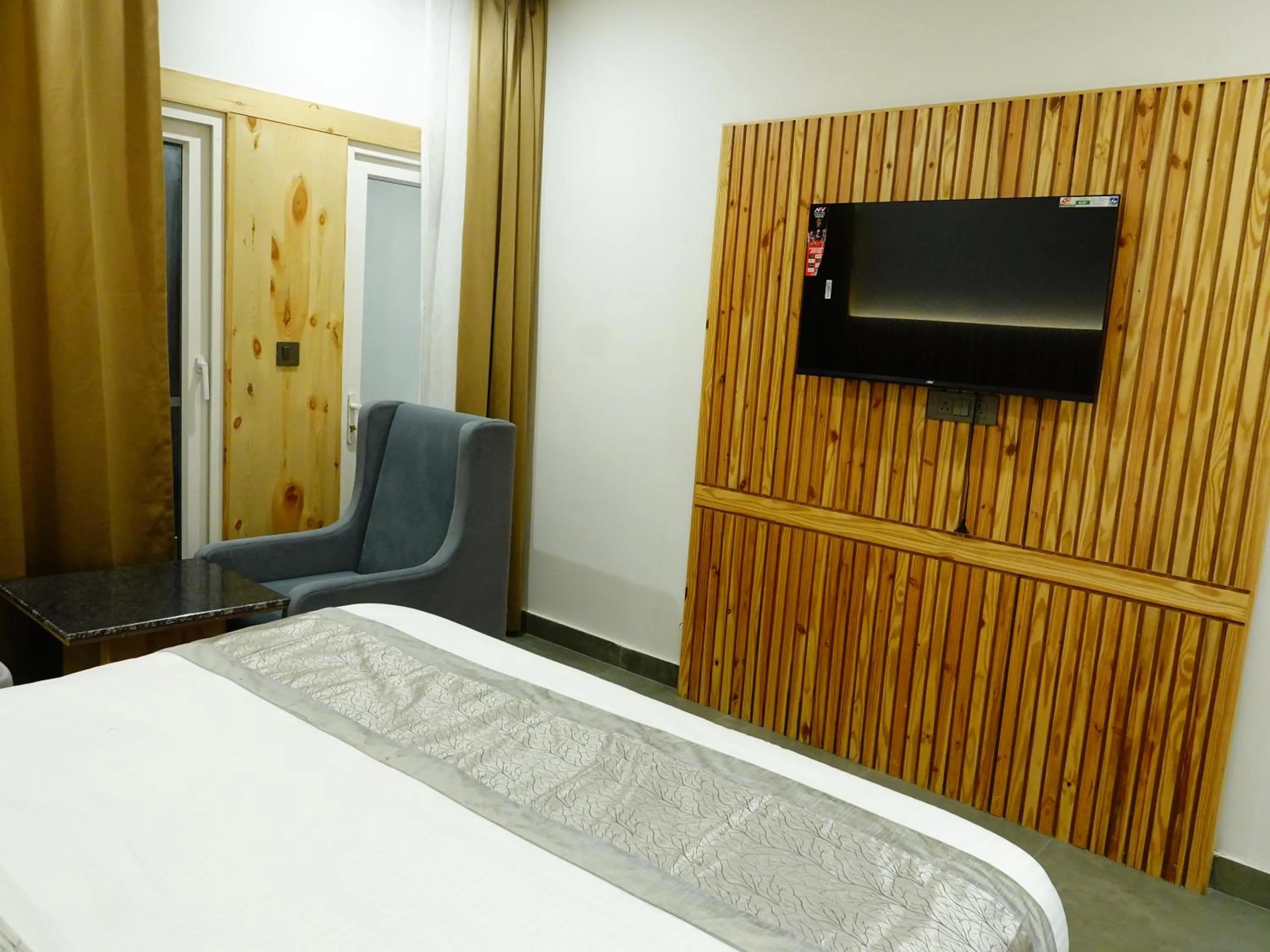 Bed in Rubystone Mussoorie A Leisure Resort