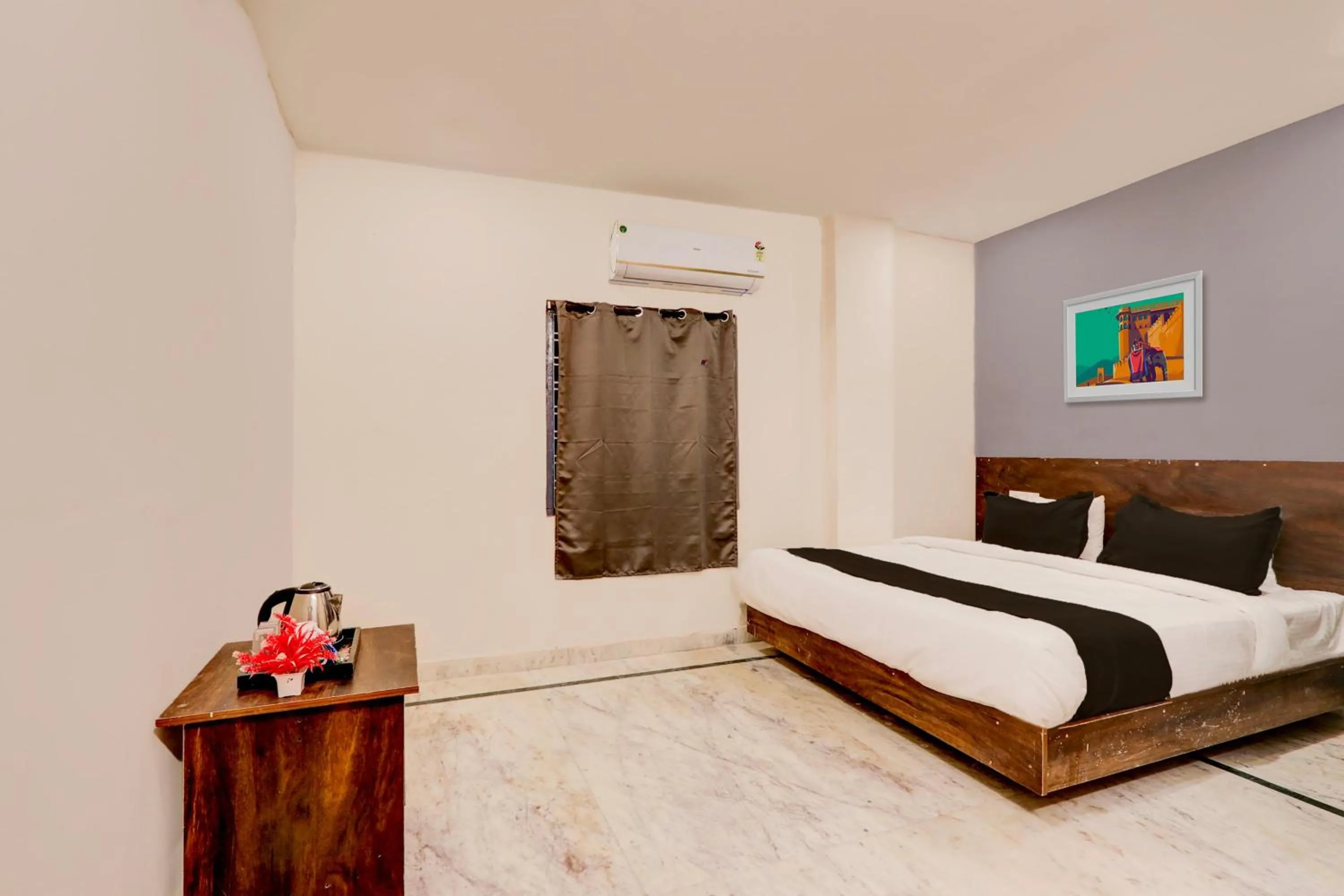 Bedroom, Bed in Hotel O R Square