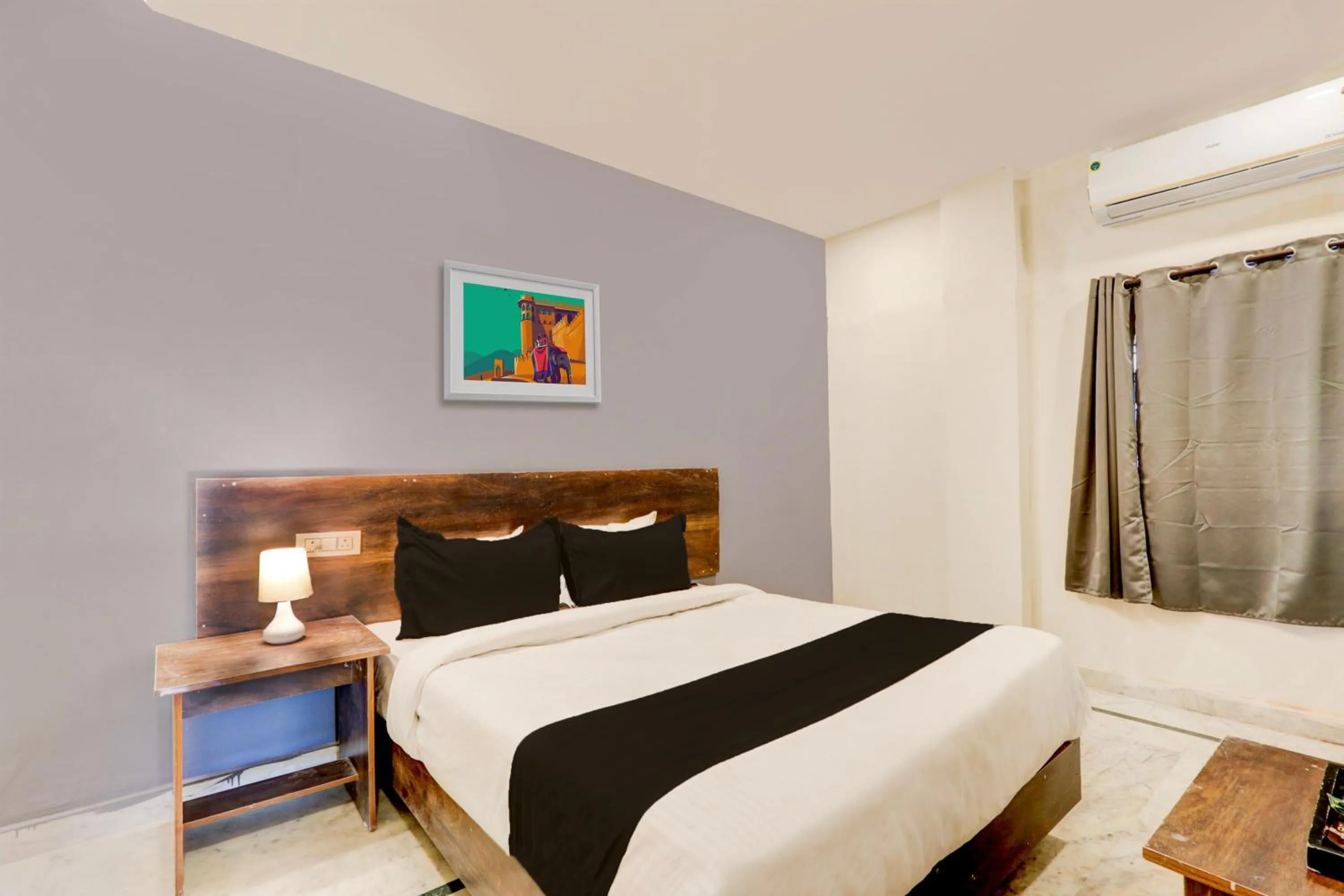 Bedroom, Bed in Hotel O R Square