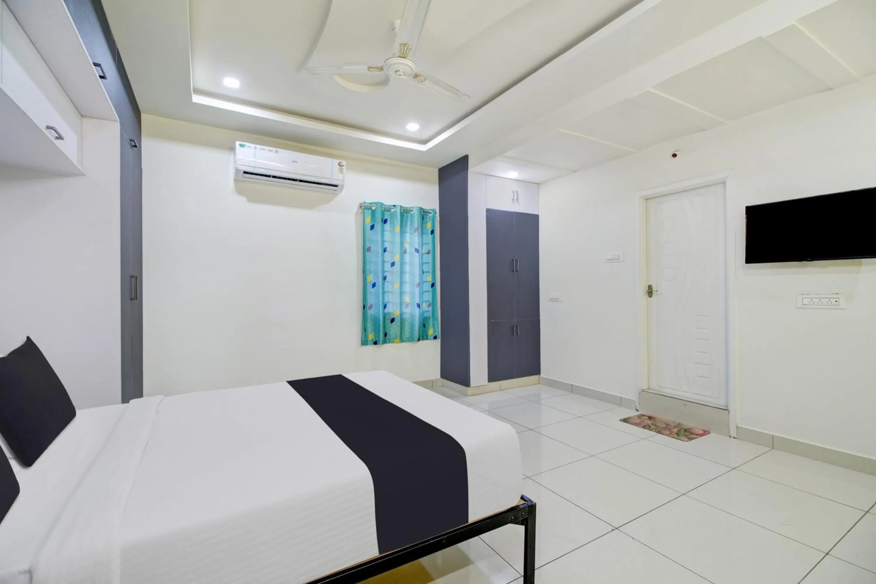 Bedroom, Bed in Hotel O Amaravathi Road Annapurna Nagar