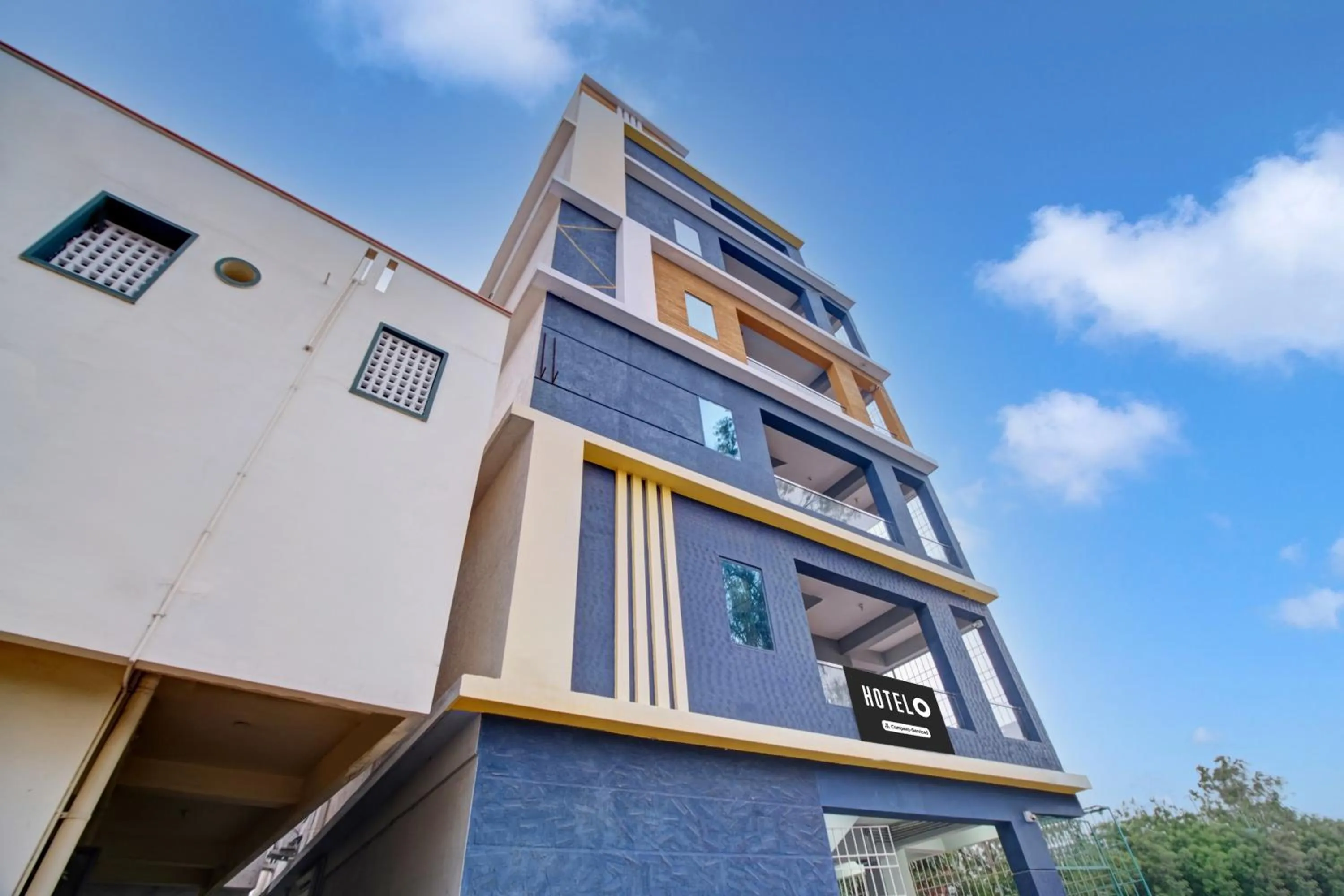 Facade/entrance in Hotel O Amaravathi Road Annapurna Nagar