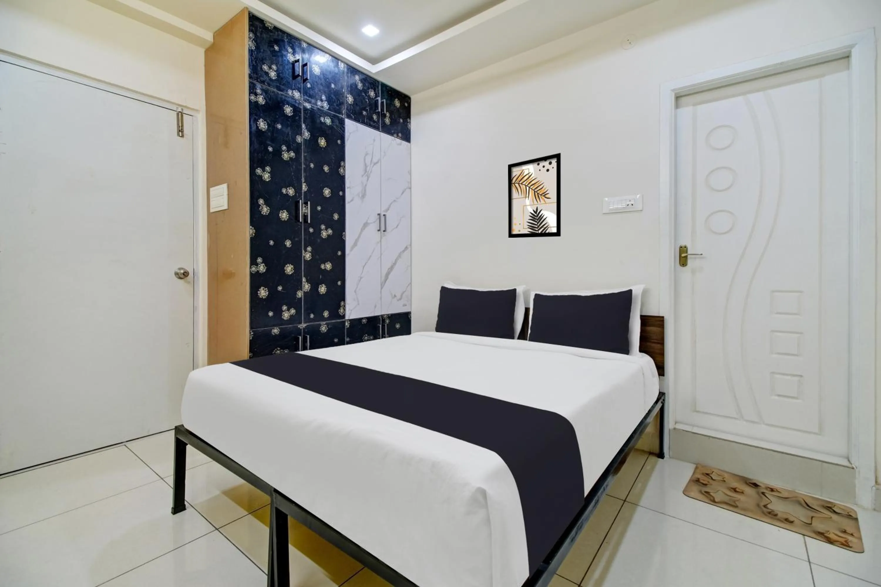 Bedroom, Bed in Hotel O Amaravathi Road Annapurna Nagar