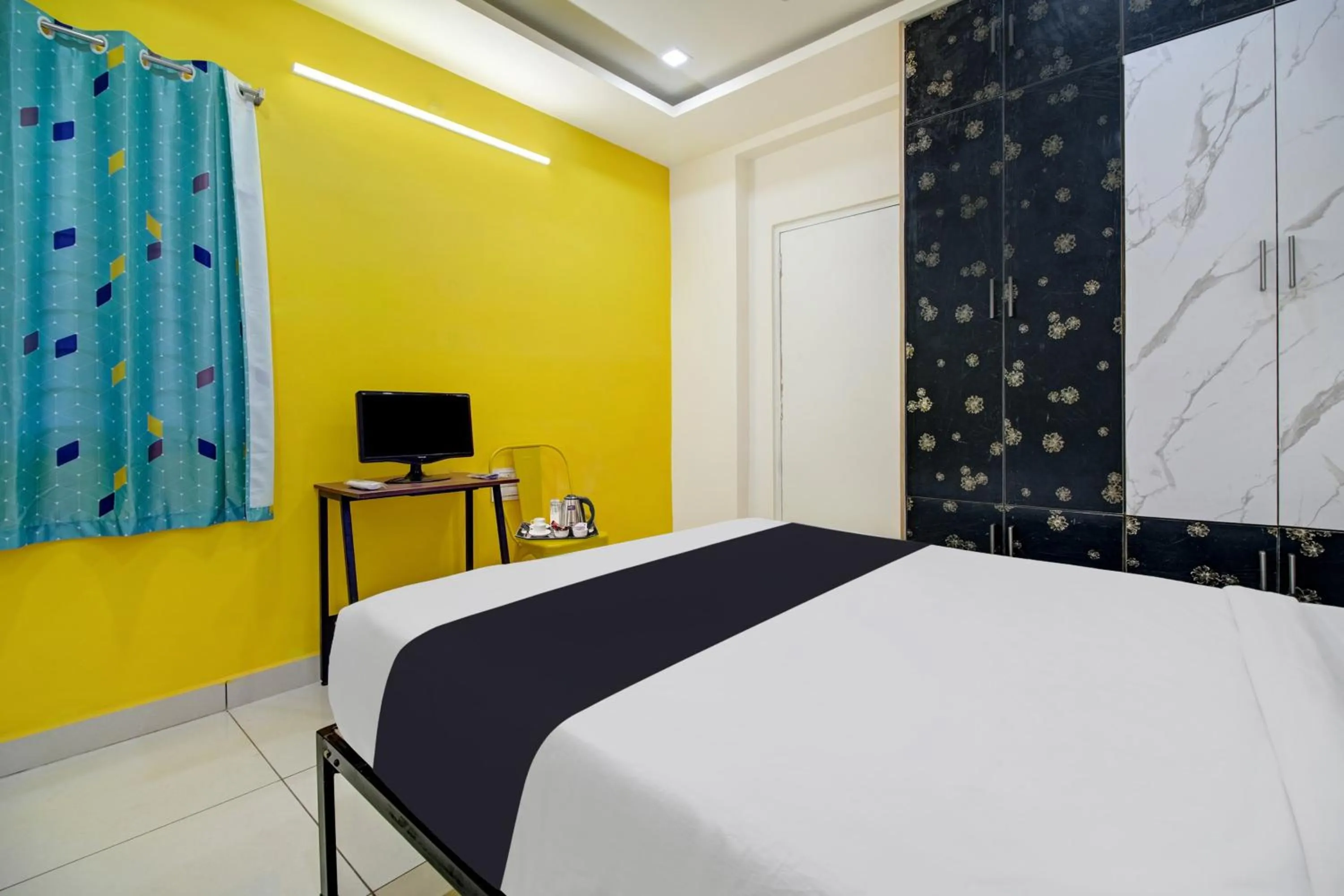 Bedroom, Bed in Hotel O Amaravathi Road Annapurna Nagar