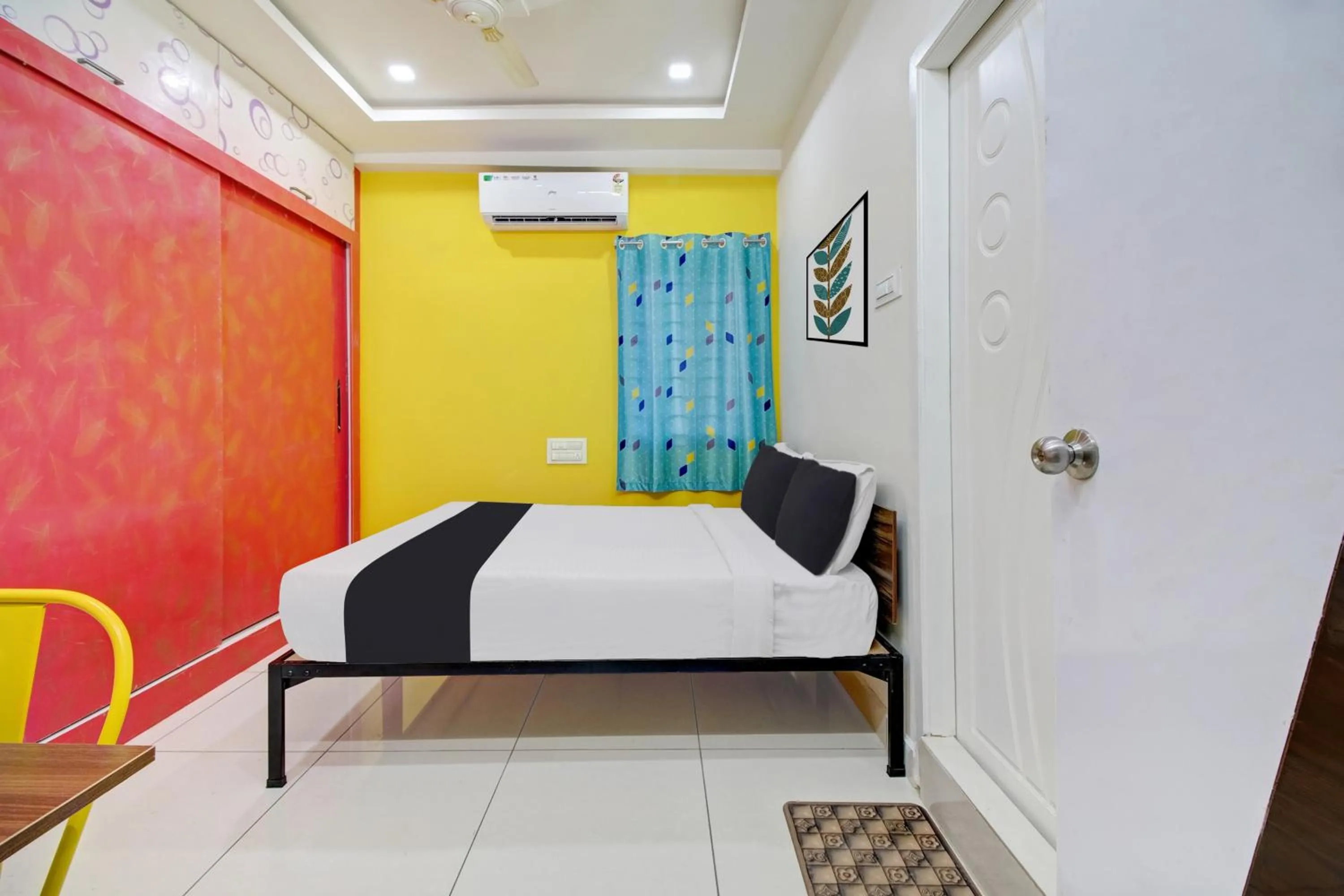 Bedroom, Bed in Hotel O Amaravathi Road Annapurna Nagar