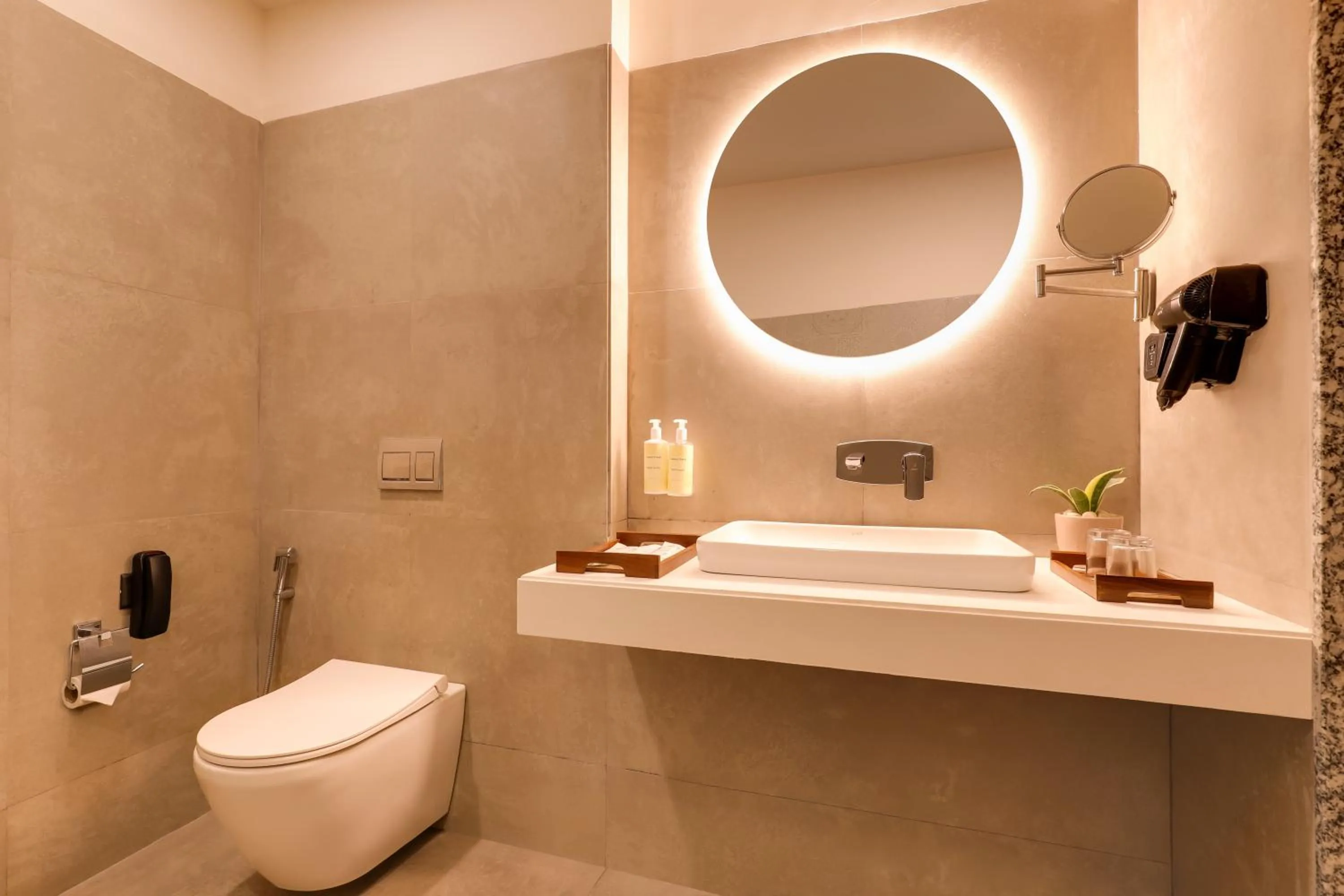 Toilet in Lemon Tree Resort, Somnath