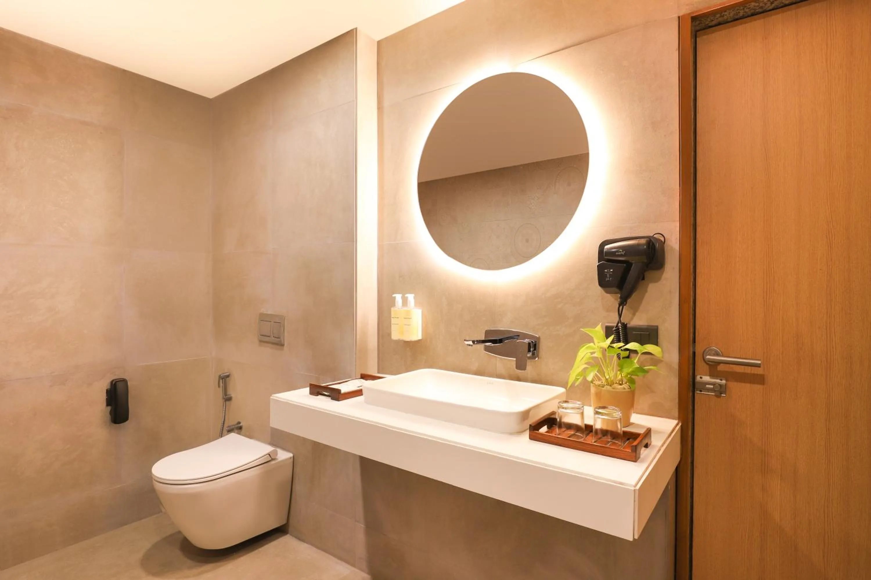 Toilet in Lemon Tree Resort, Somnath