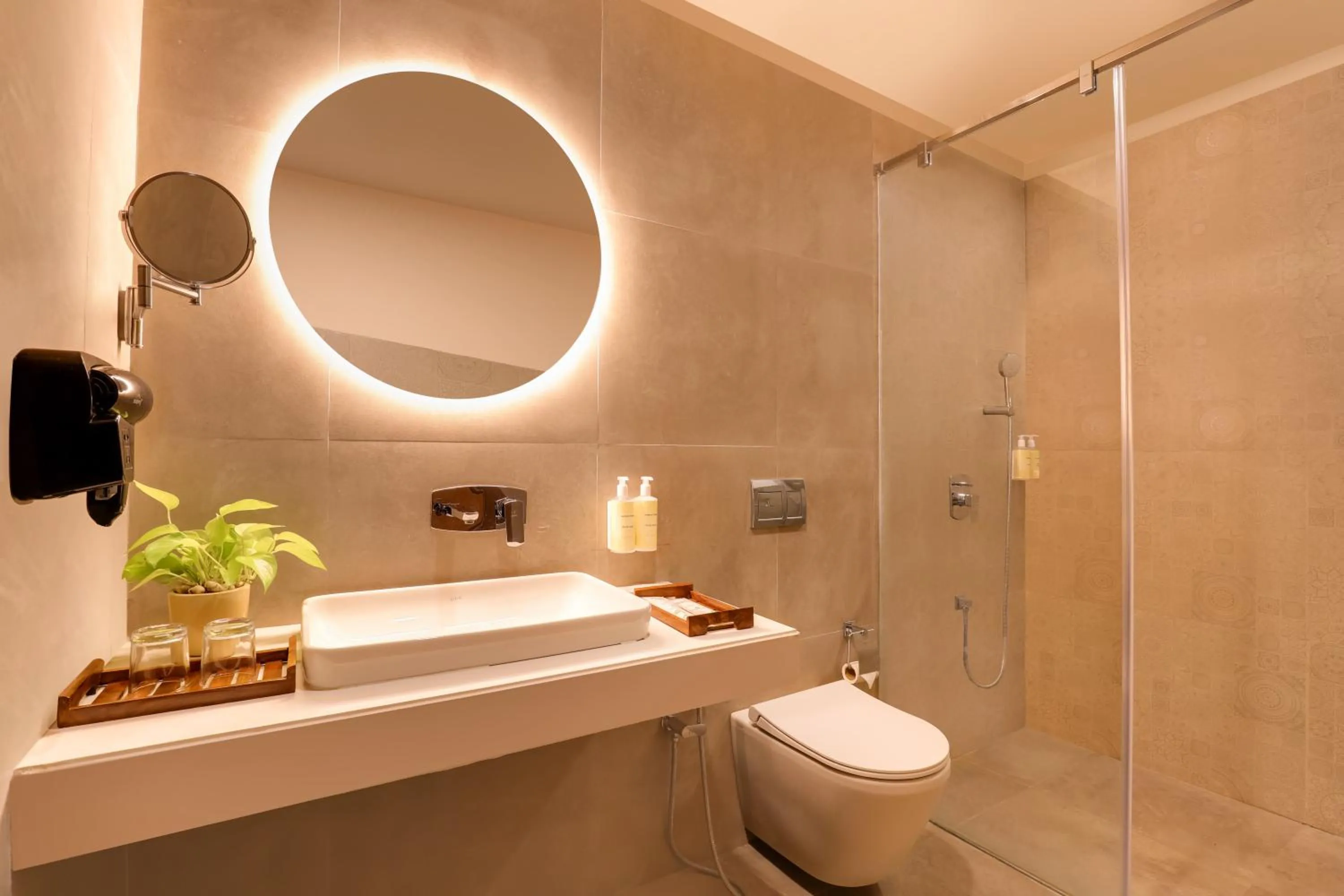 Toilet in Lemon Tree Resort, Somnath