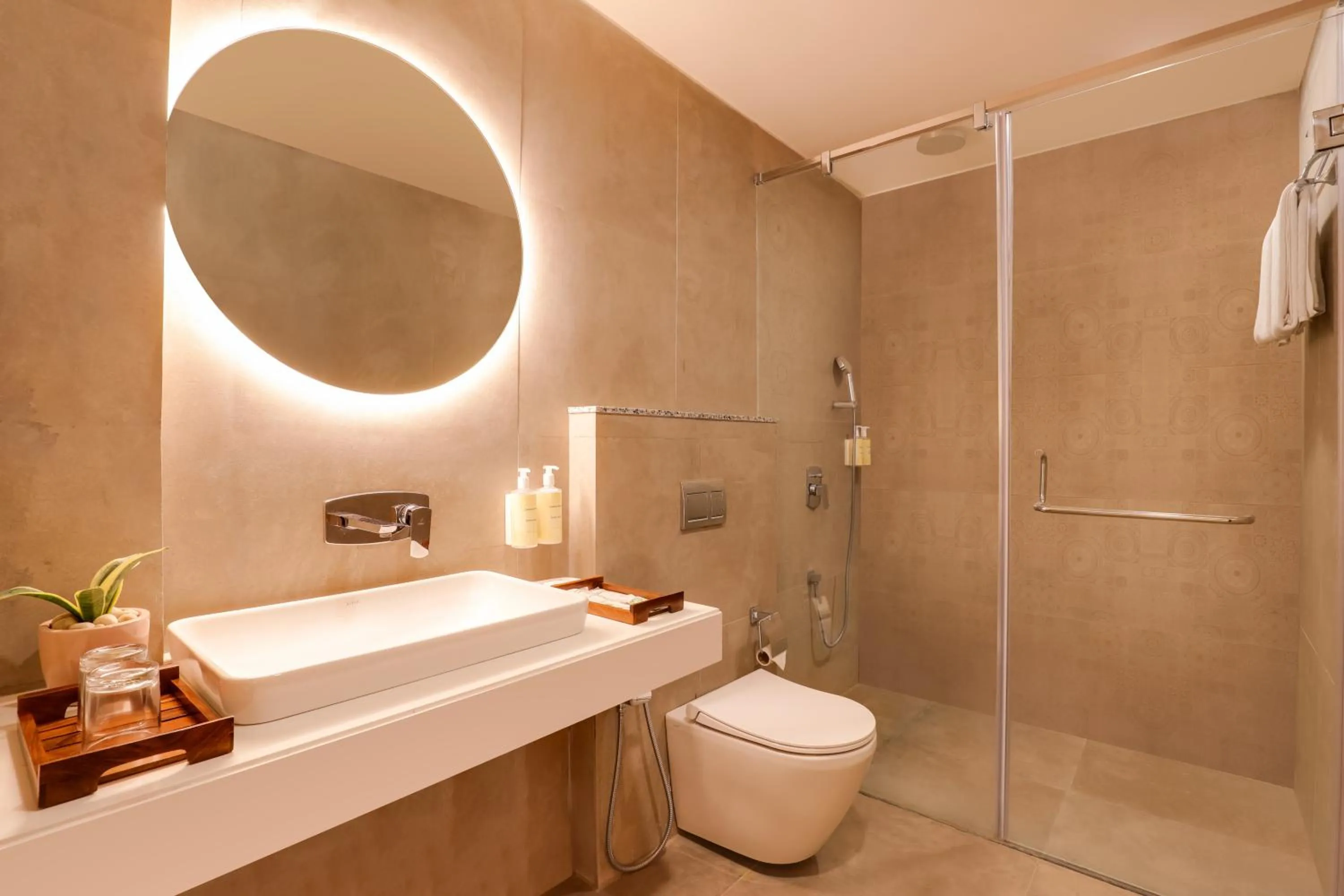 Toilet in Lemon Tree Resort, Somnath