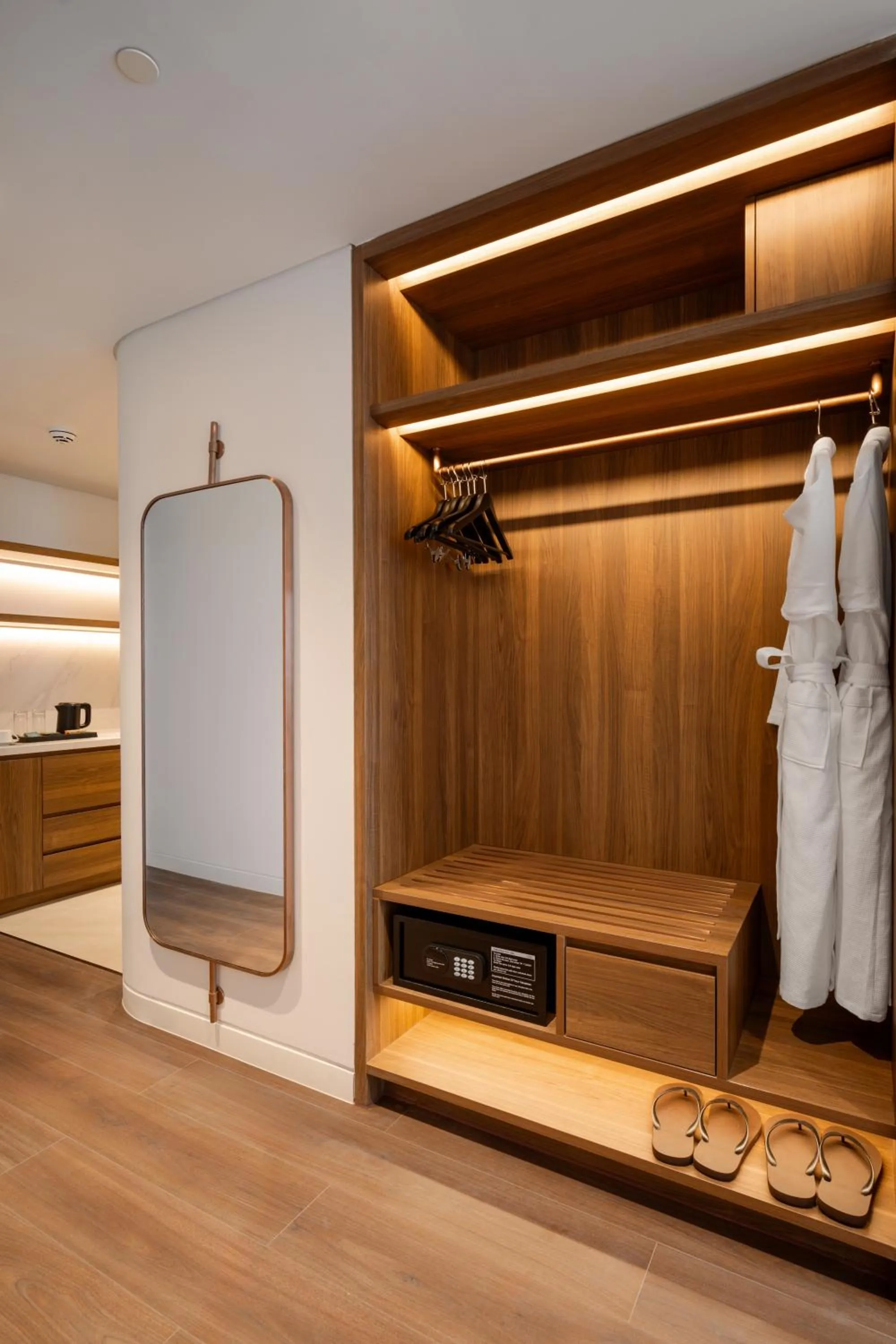 wardrobe in Wyndham Garden Sonasea Van Don