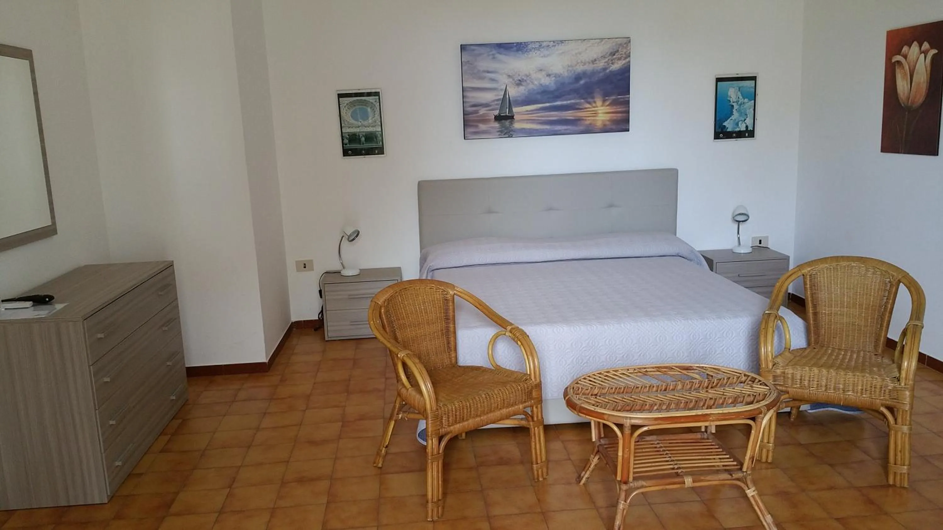 Triple Room with Private Bathroom in Villa Stasi B&B