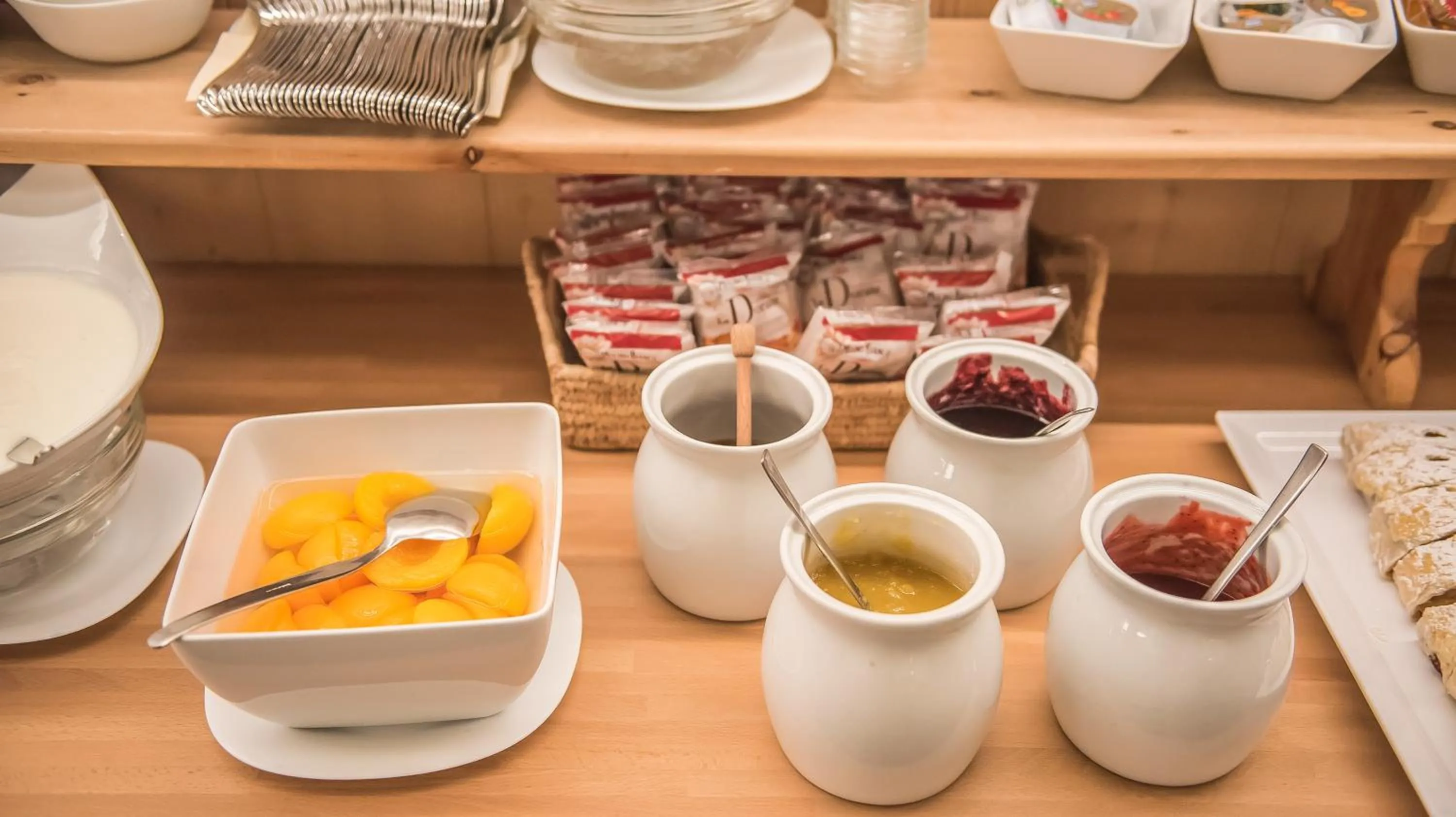 Breakfast in Hotel Le Alpi