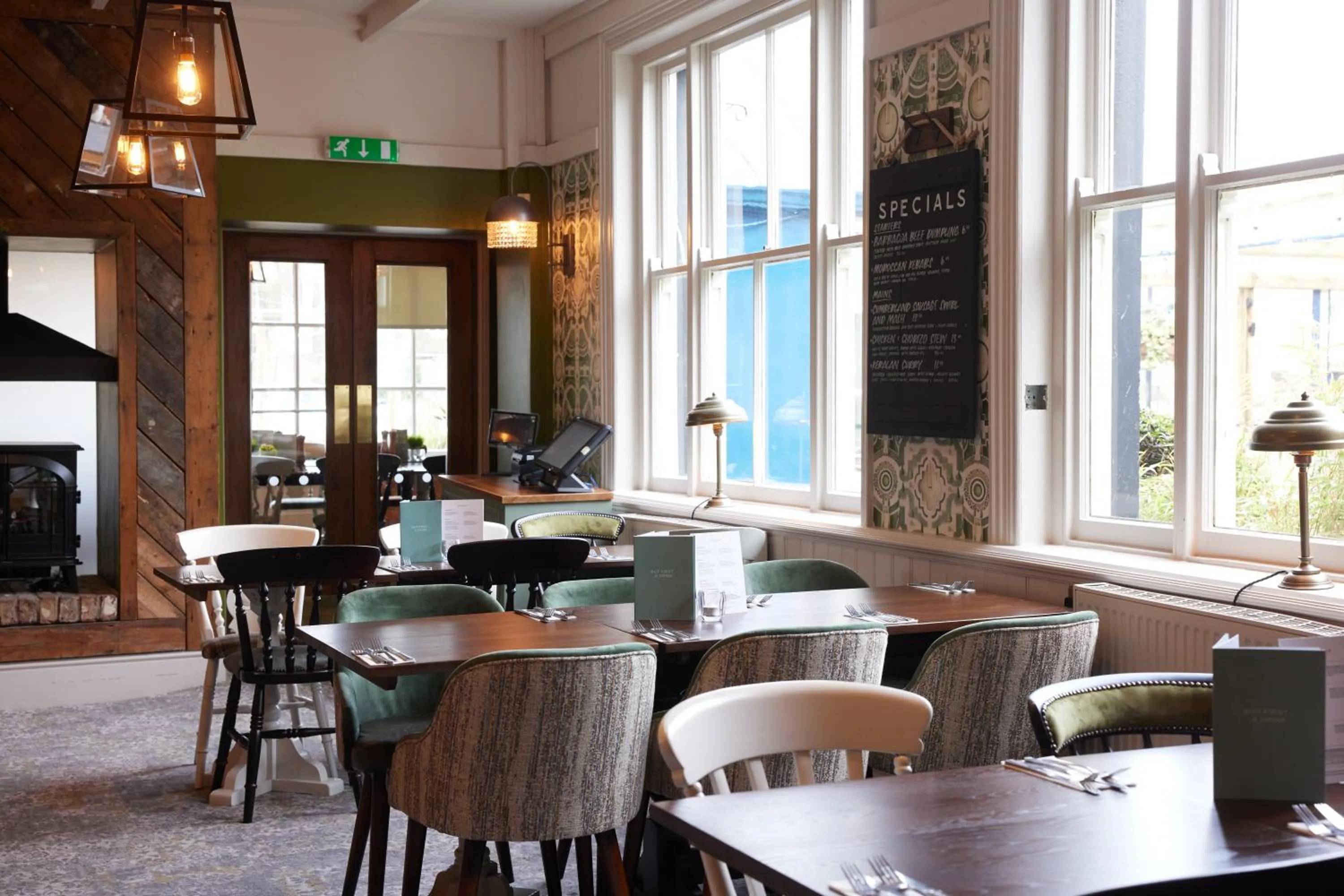 Restaurant/places to eat in The Kings Head Wroxham by Greene King Inns