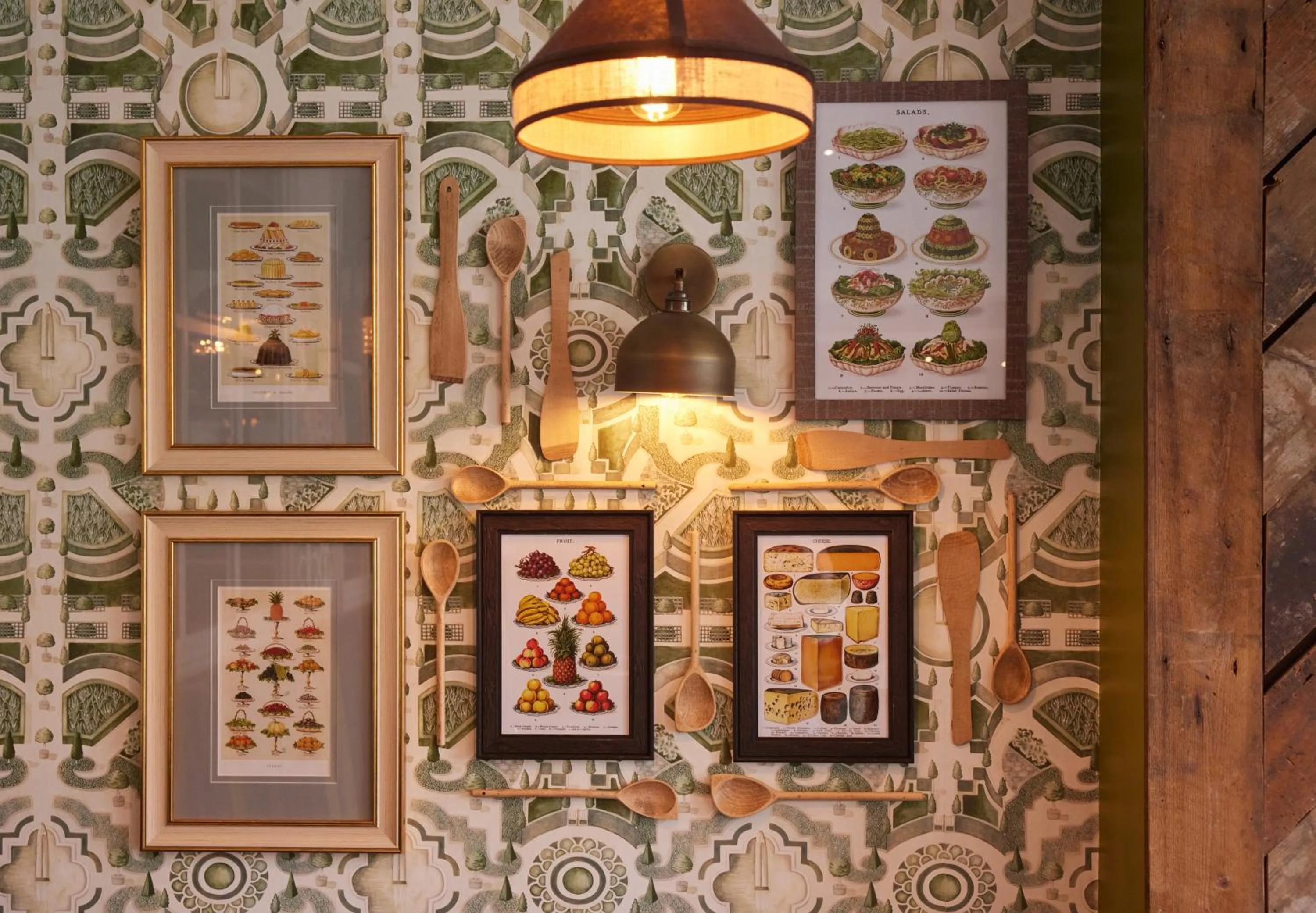 Decorative detail in The Kings Head Wroxham by Greene King Inns