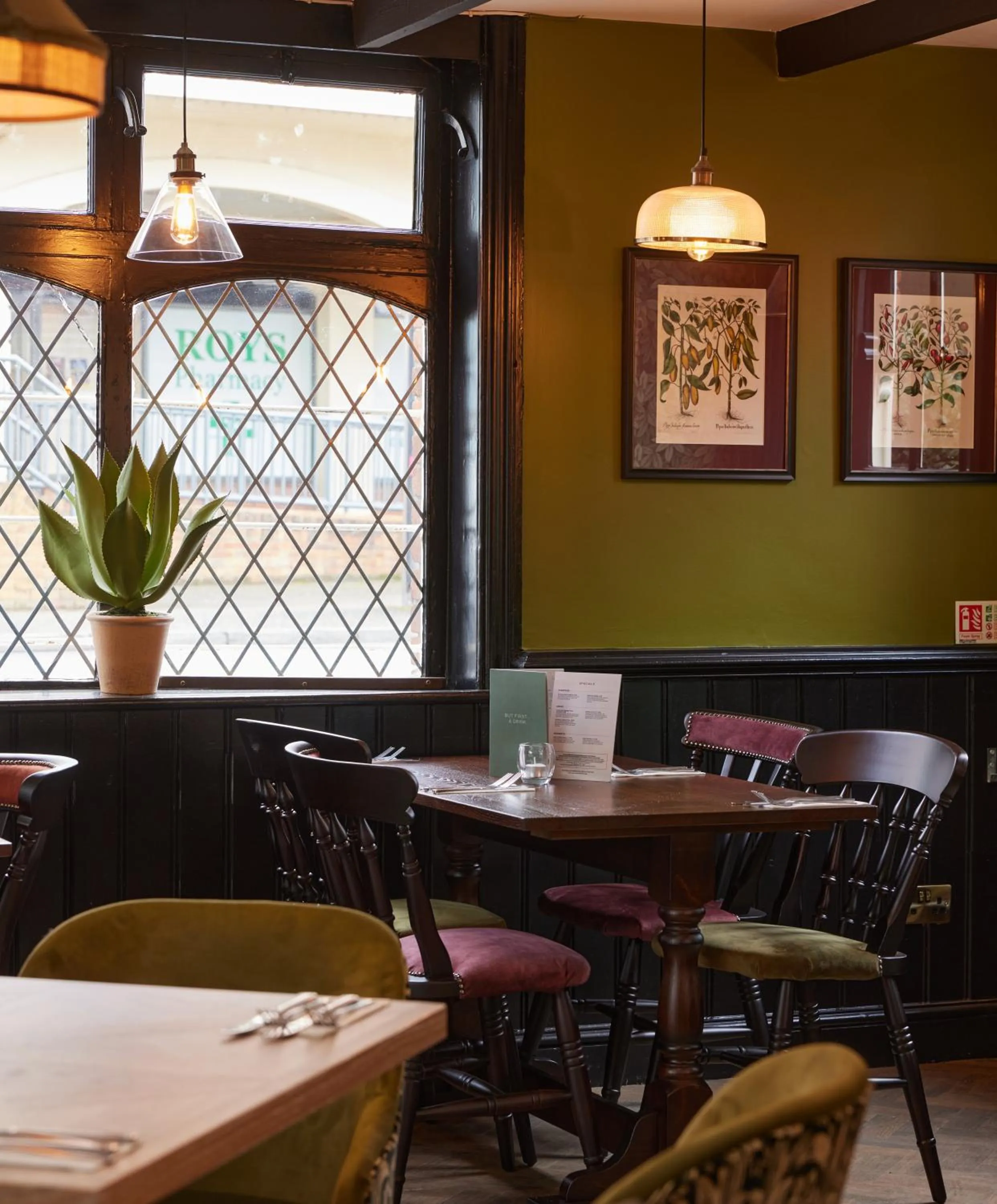 Restaurant/places to eat in The Kings Head Wroxham by Greene King Inns