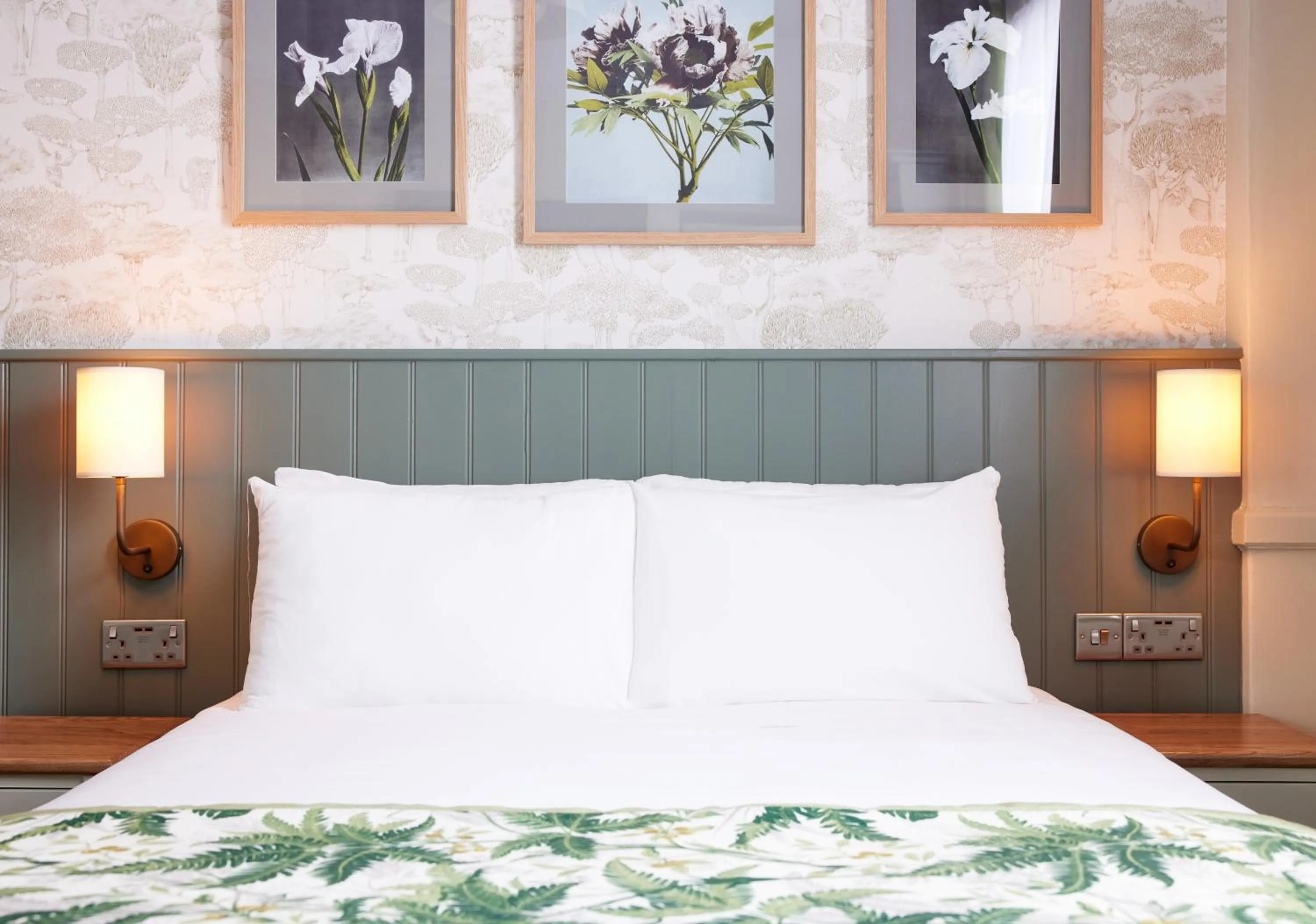 Bed in The Kings Head Wroxham by Greene King Inns