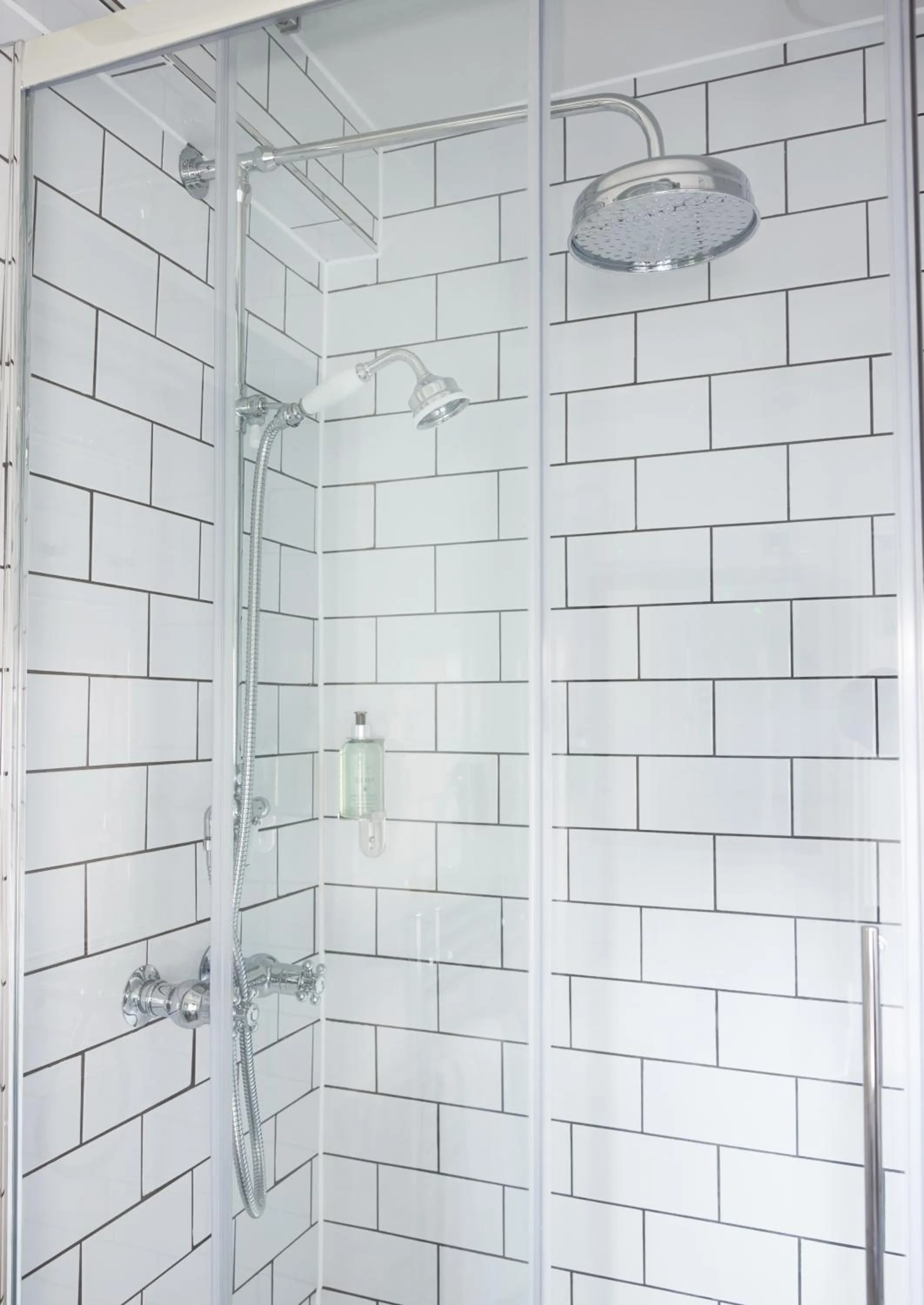 Shower in The Kings Head Wroxham by Greene King Inns
