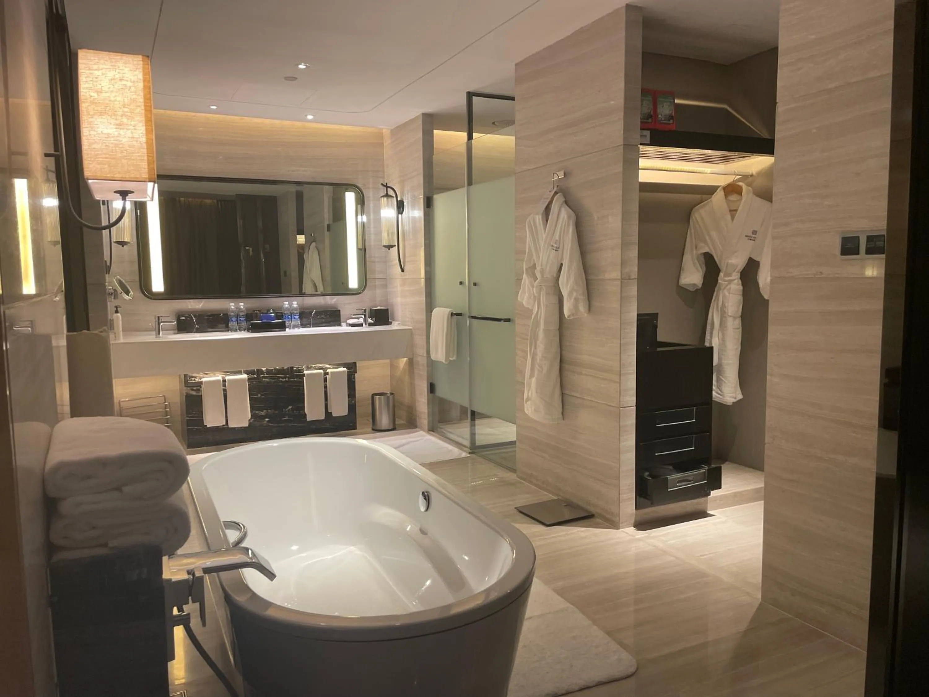 Toilet in Wanda Realm Hotel Wuhu