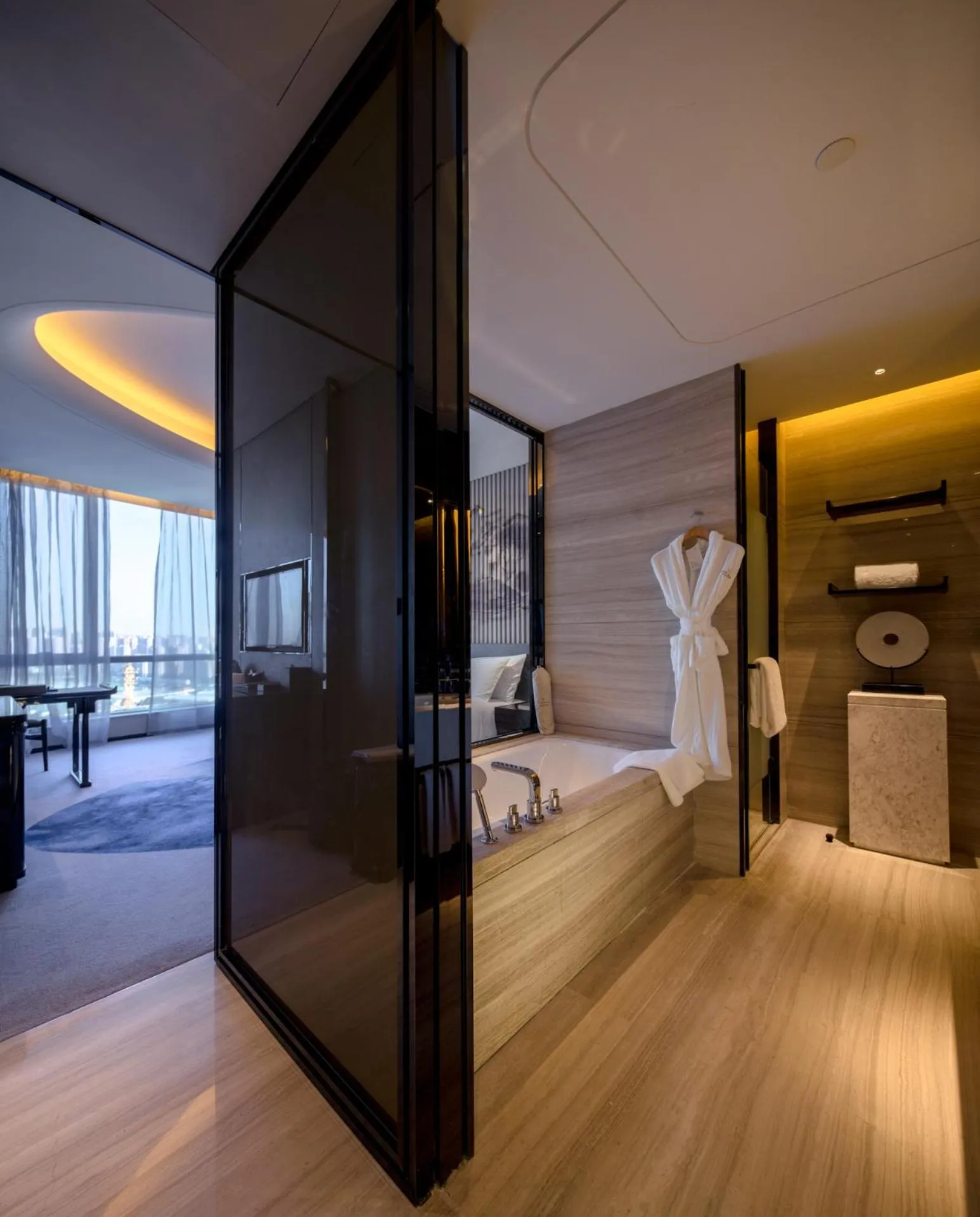 Toilet, Bed in Wanda Realm Hotel Wuhu