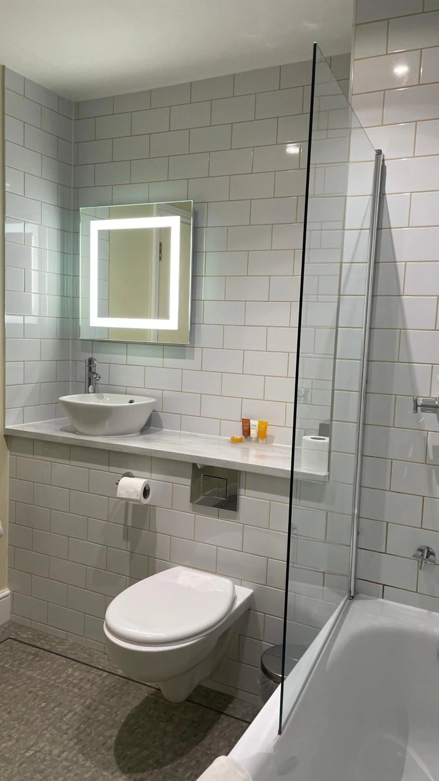 Toilet in Hellidon Lakes Hotel