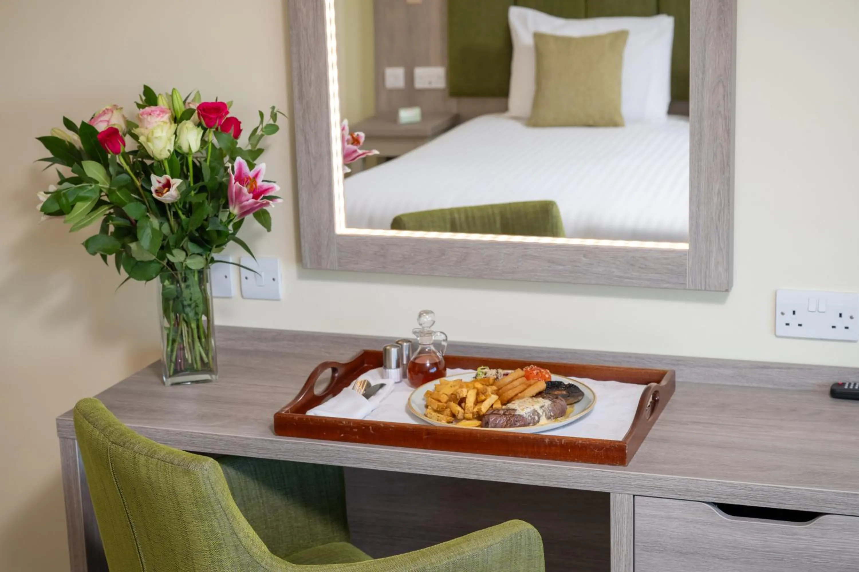 Breakfast, Bed in Hellidon Lakes Hotel