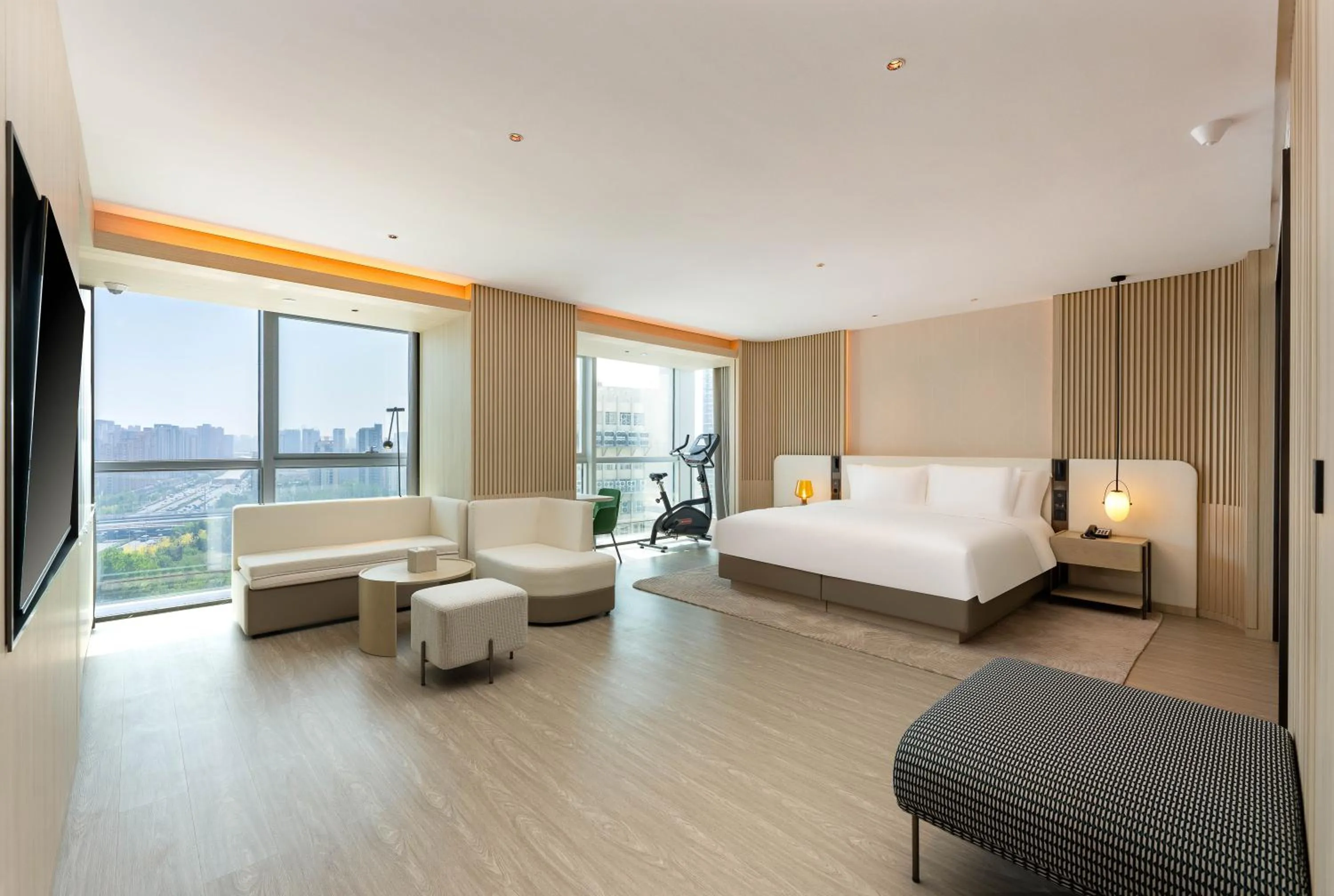 Photo of the whole room, Bed in EVEN Hotel Qingdao Laoshan - an IHG Hotel