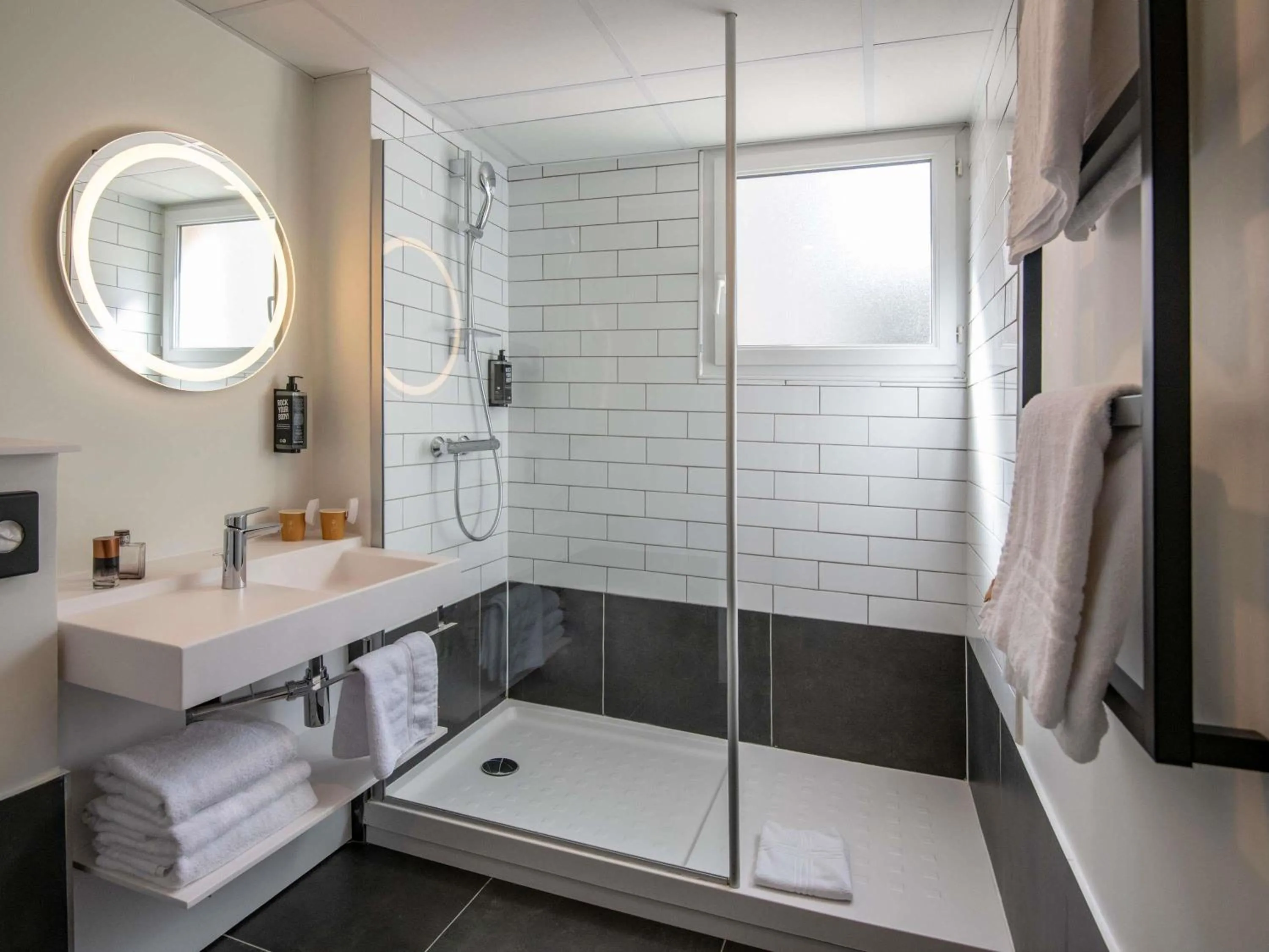 Bedroom in Ibis Roquebrune Cap Martin Menton