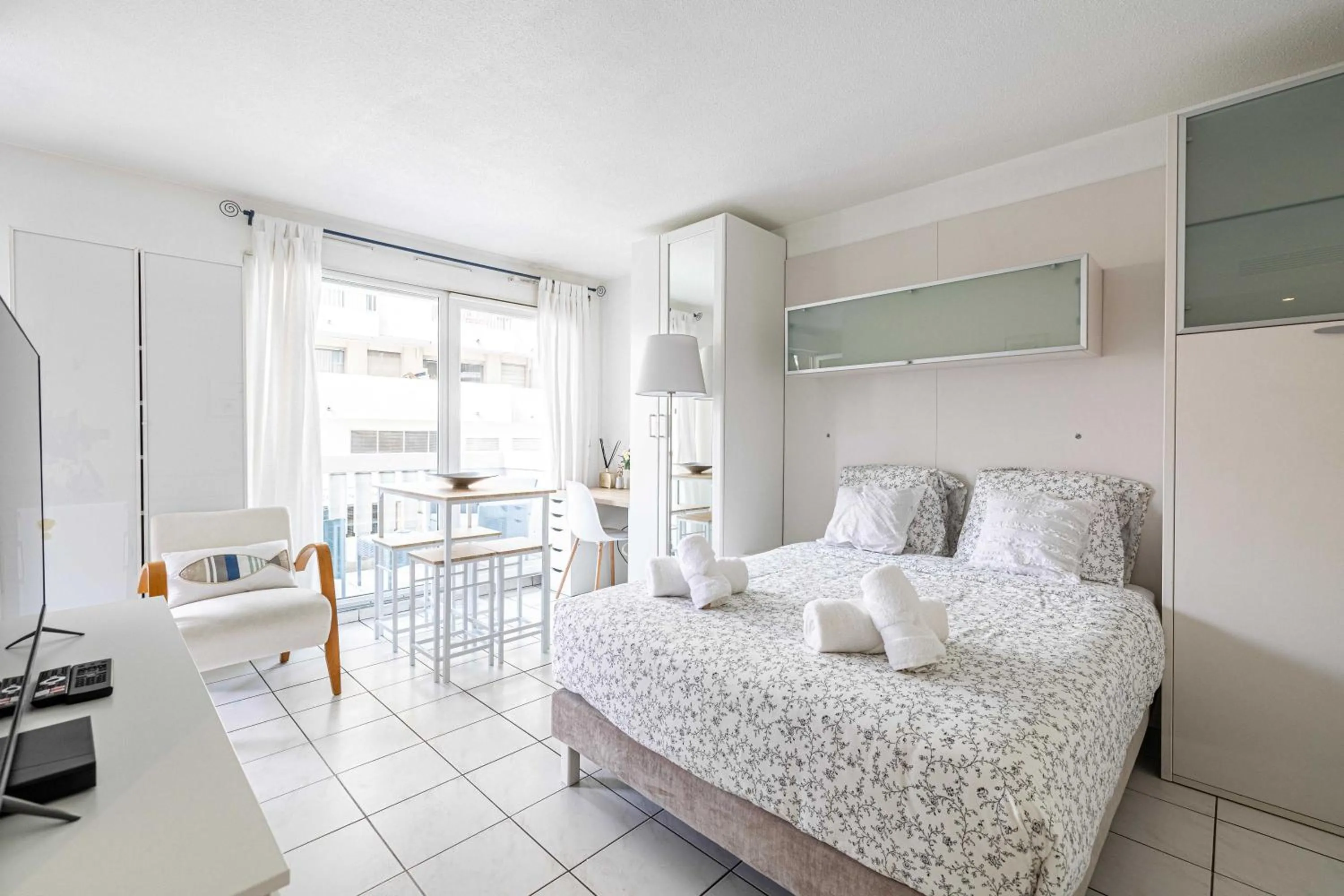 Charming Studio with pool & balcony -Heart of Nice