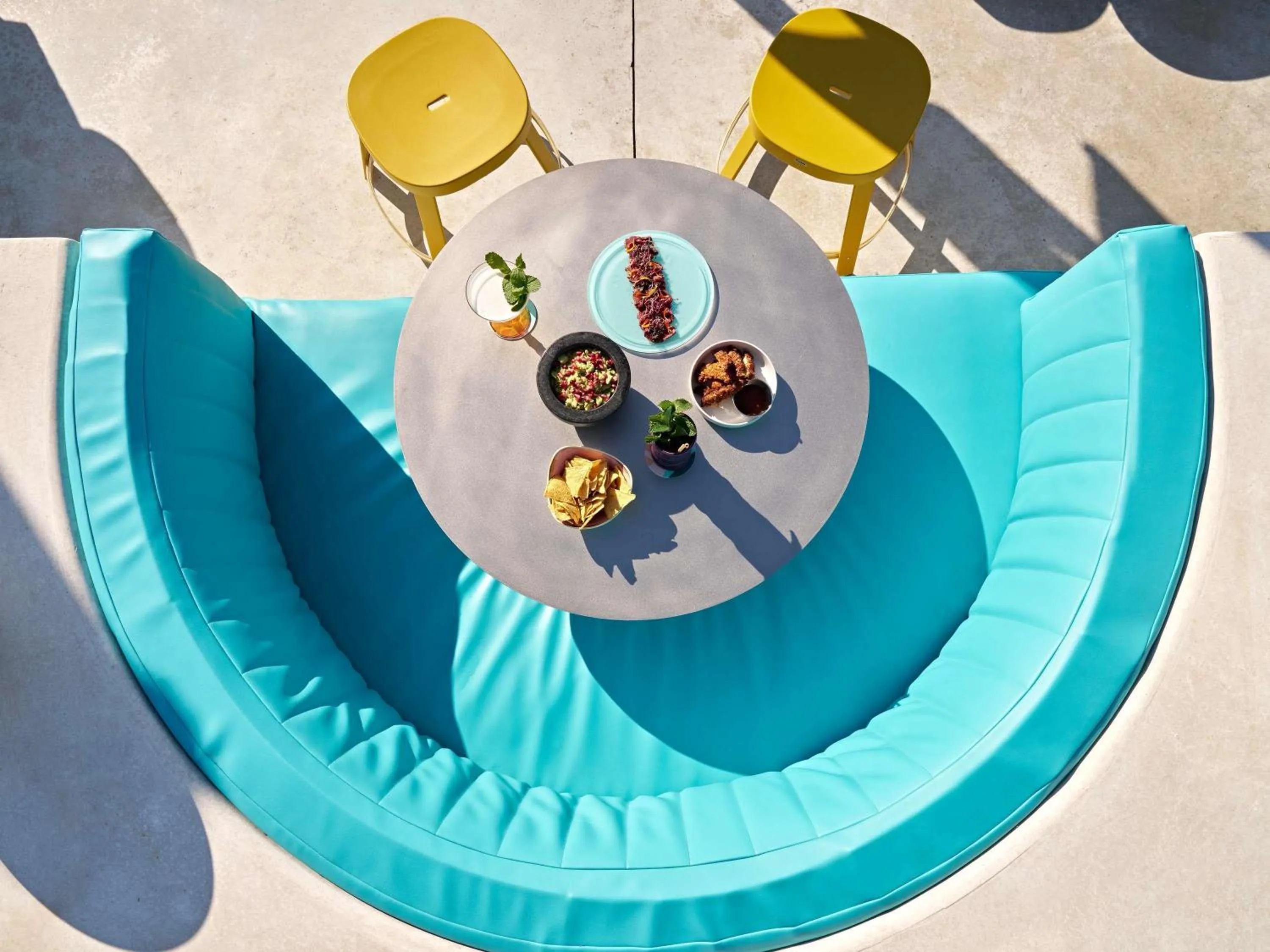 Lounge or bar in TRIBE Paris Clichy