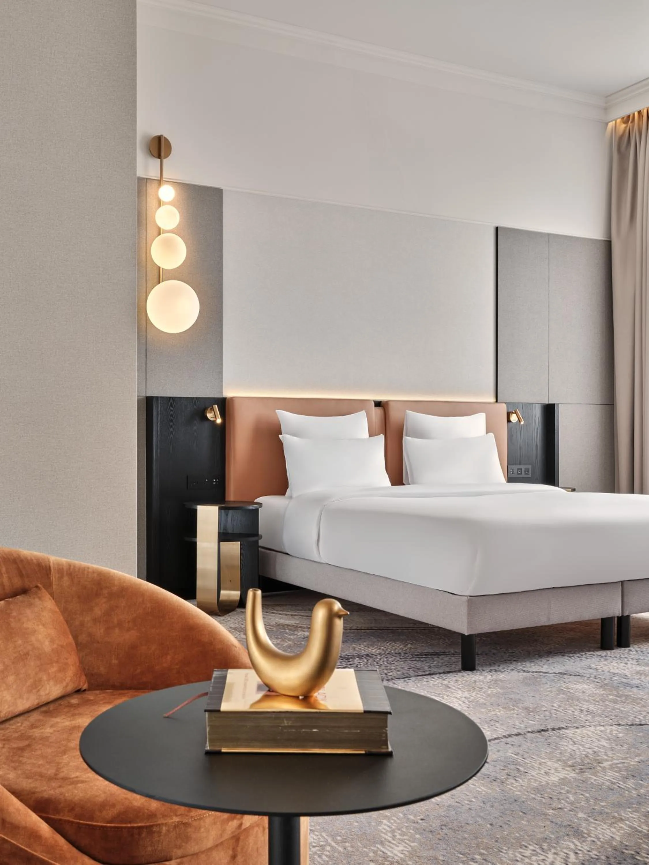 Bedroom, Bed in Mövenpick Grand Hotel Wroclaw