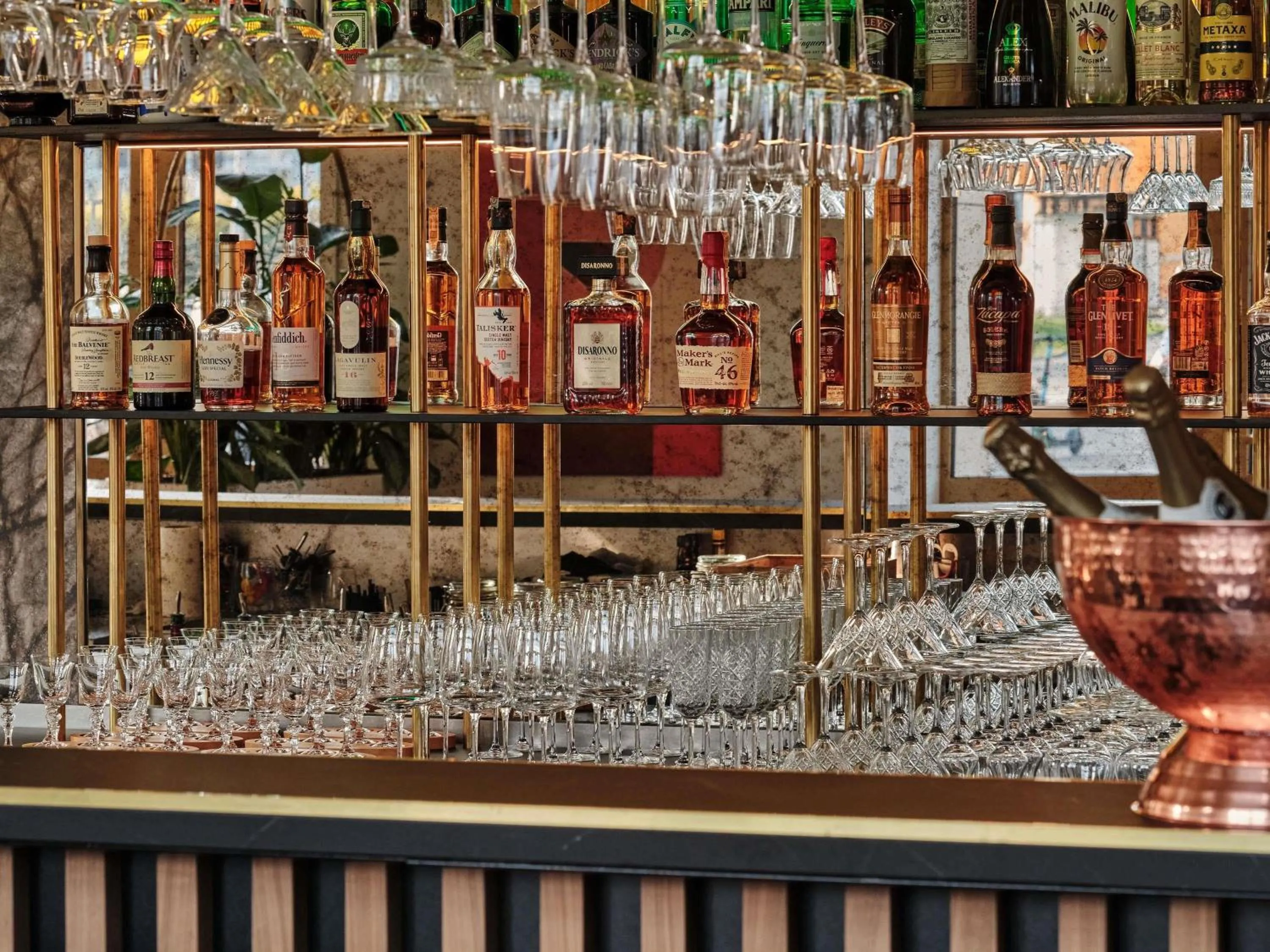 Lounge or bar in Mövenpick Grand Hotel Wroclaw