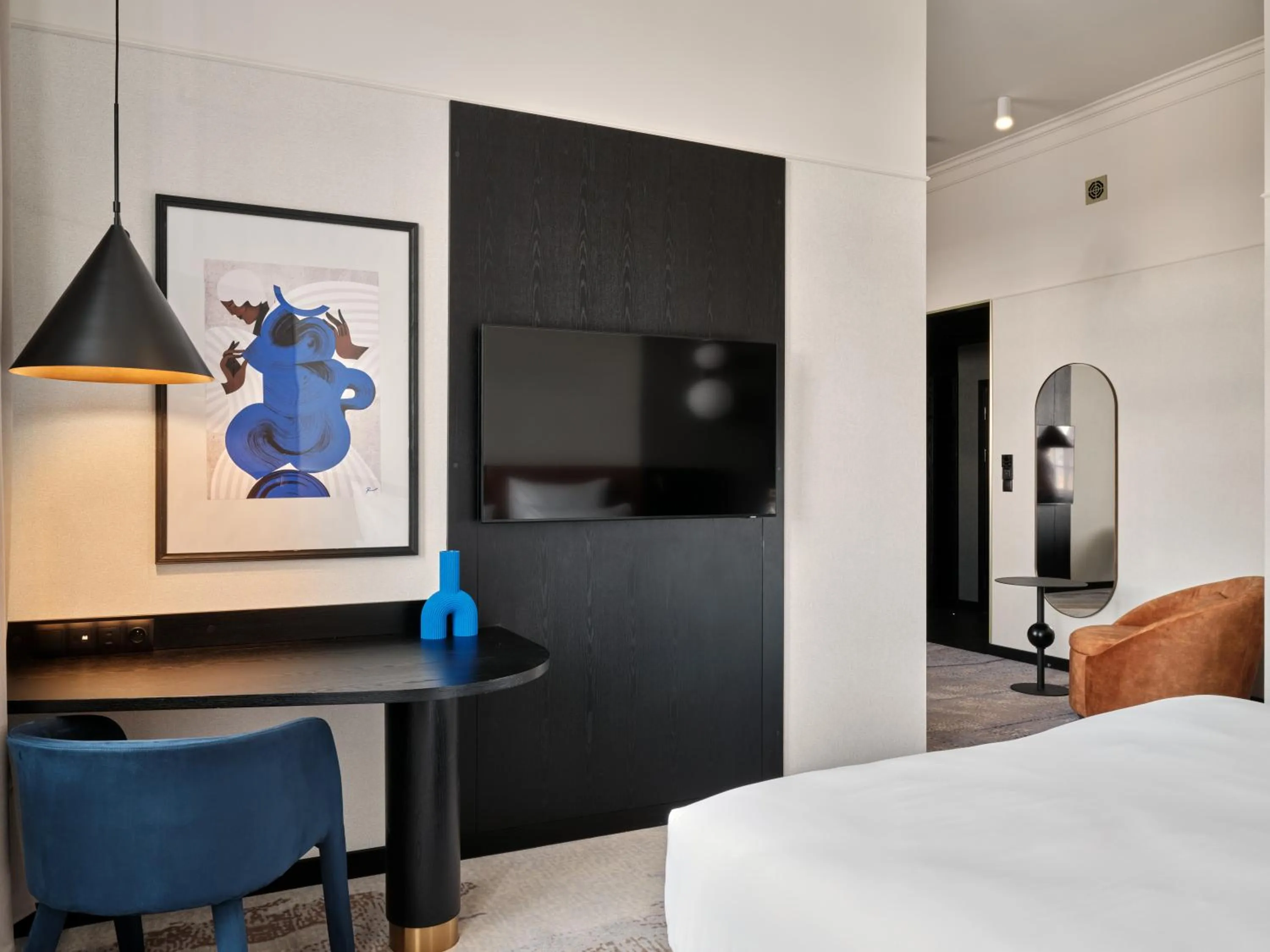 Photo of the whole room, Bed in Mövenpick Grand Hotel Wroclaw