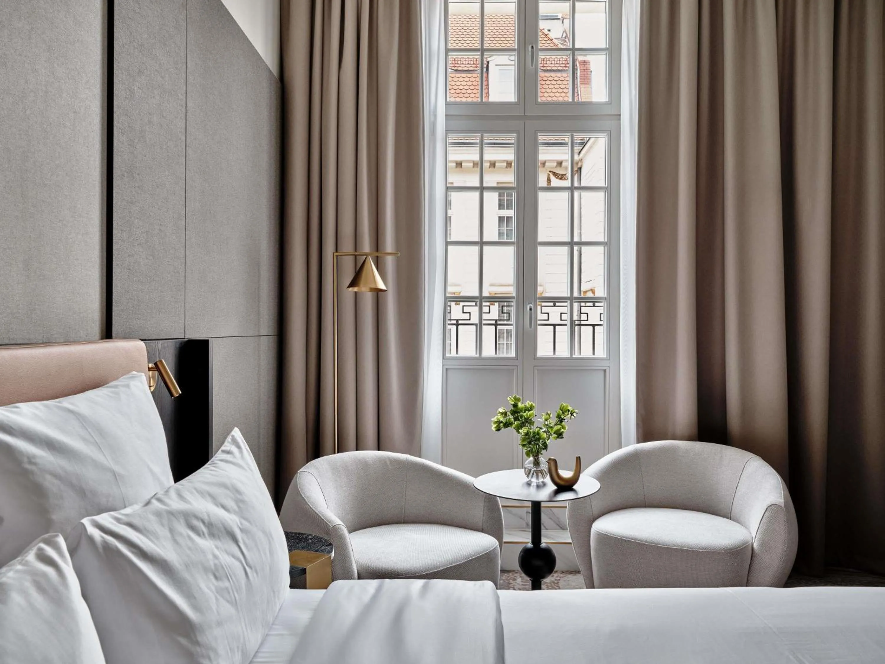 Bedroom, Bed in Mövenpick Grand Hotel Wroclaw