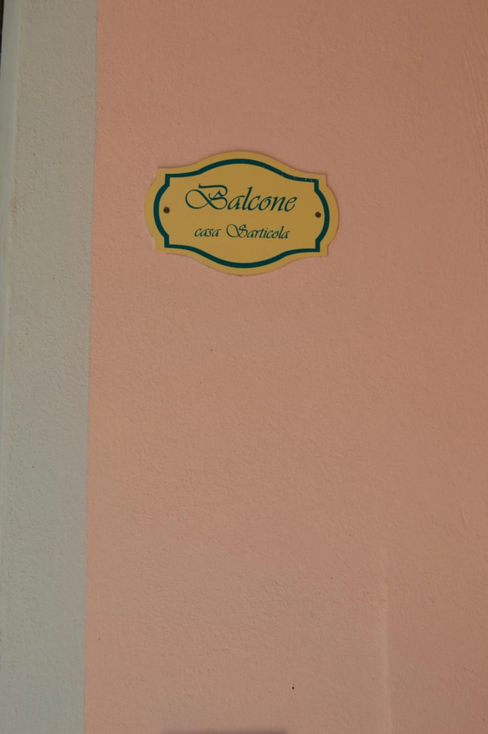 Decorative detail in Casa Sarticola