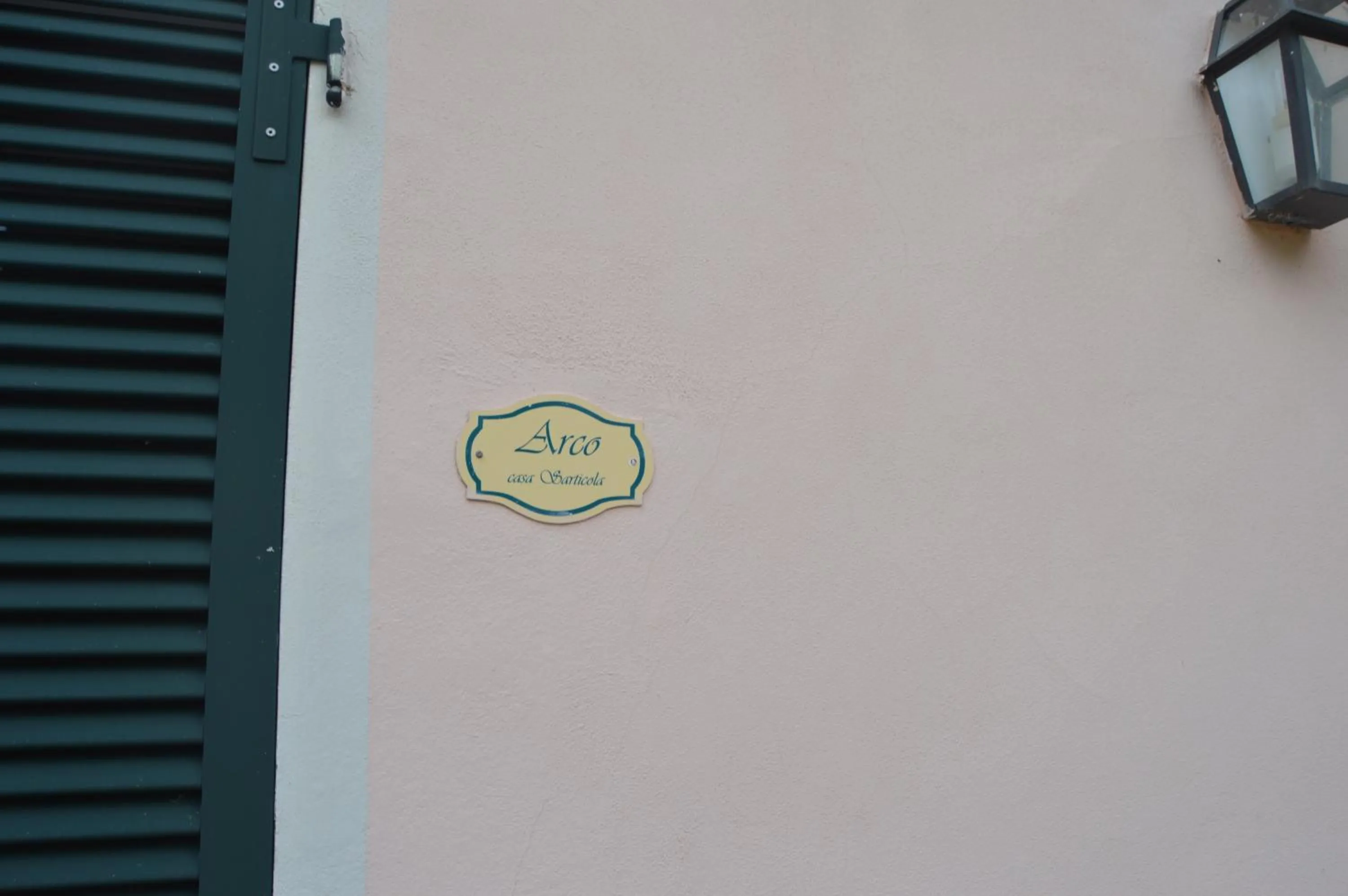 Decorative detail in Casa Sarticola