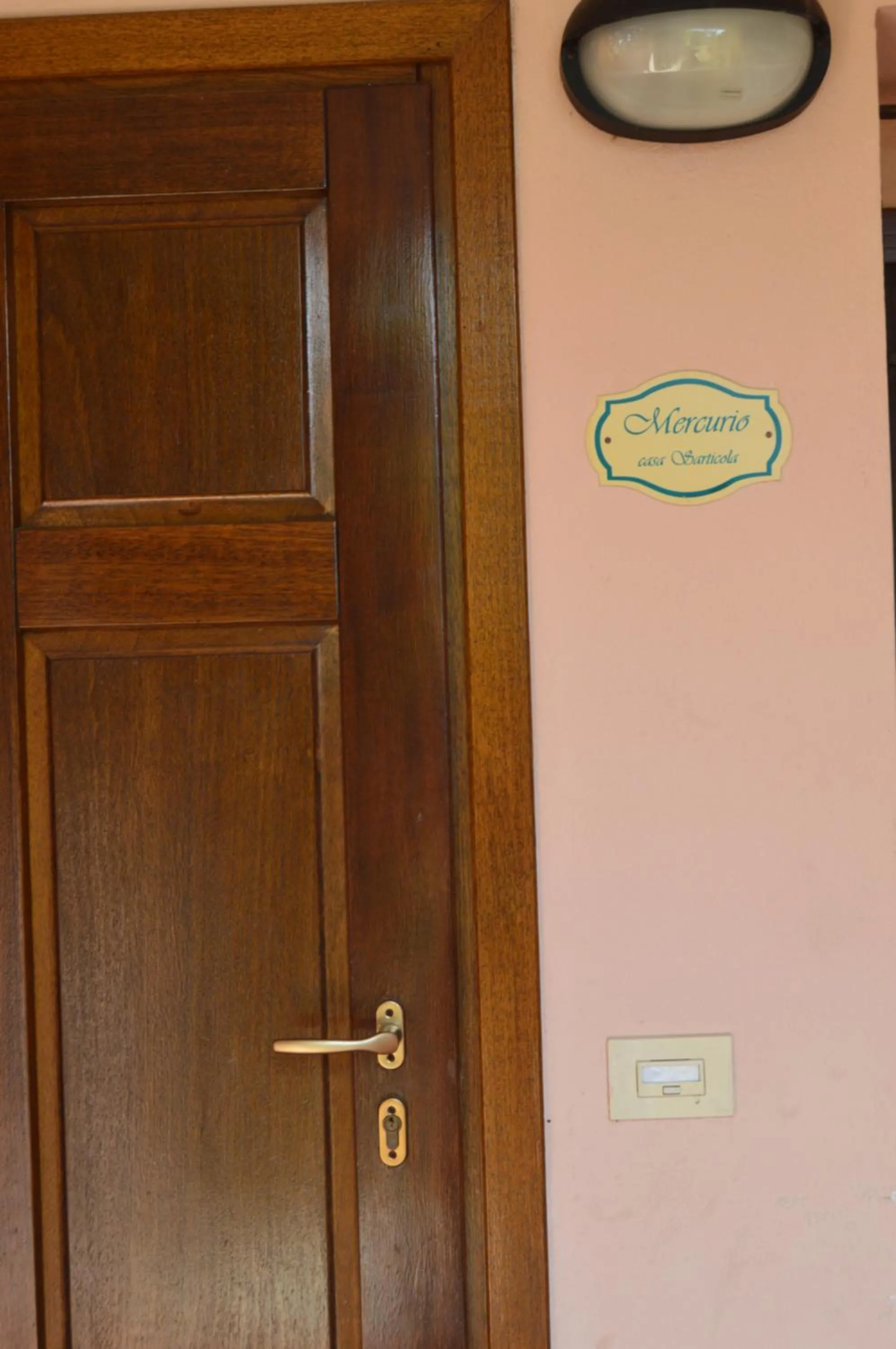 Decorative detail in Casa Sarticola