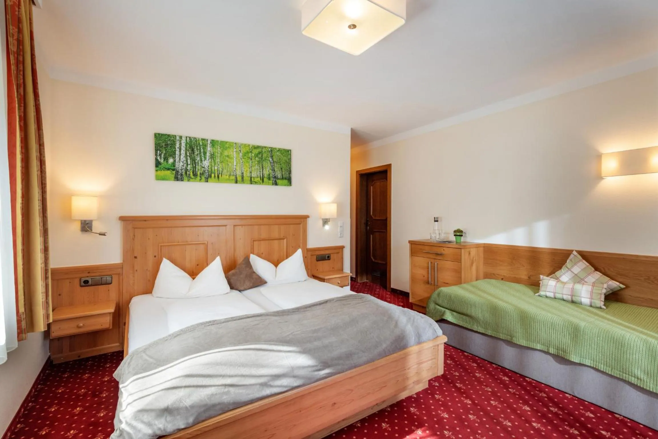 Bed in Hotel Garni Birkenhof