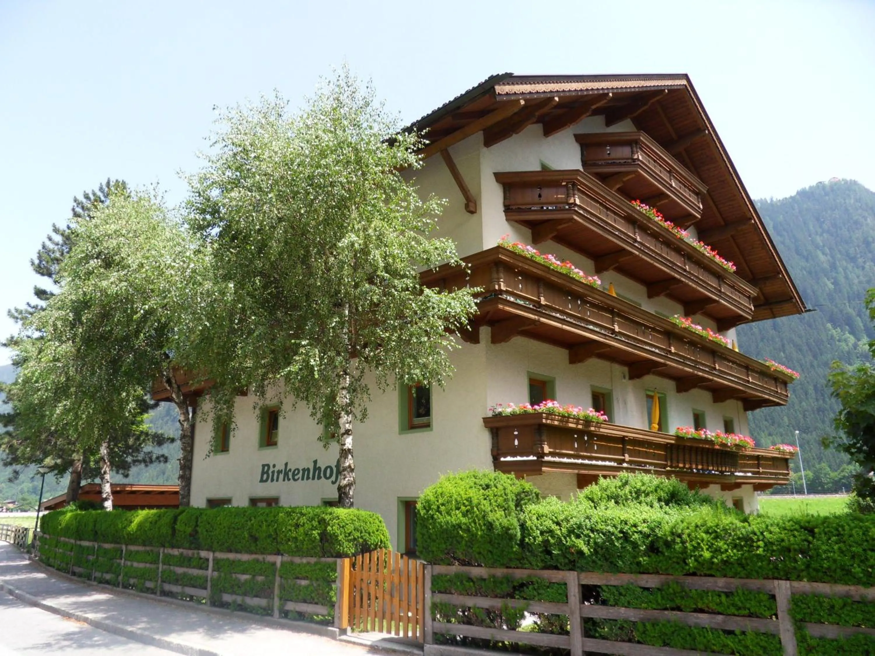 Property building in Hotel Garni Birkenhof