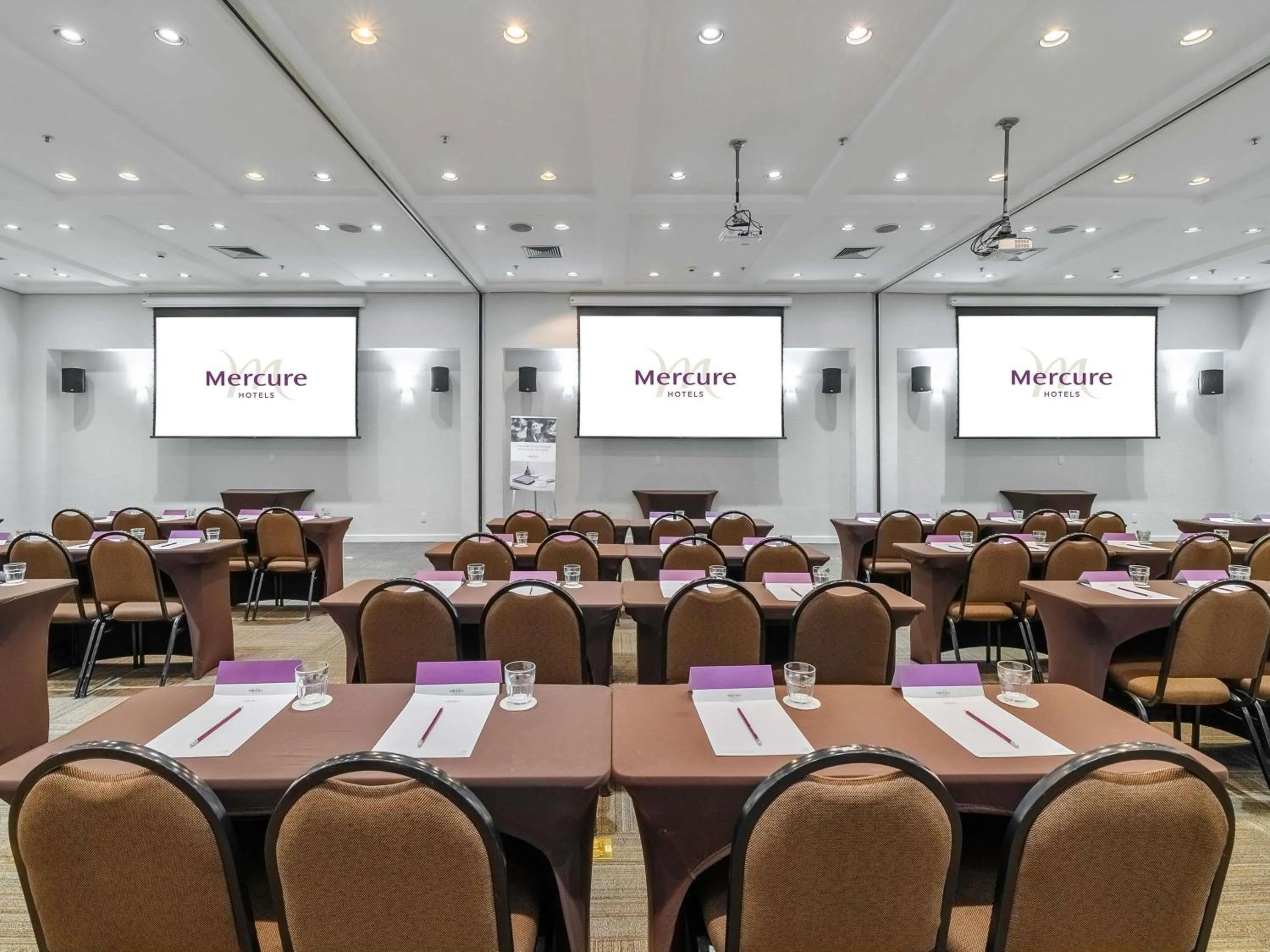 Meeting/conference room in Mercure Guarulhos Aeroporto
