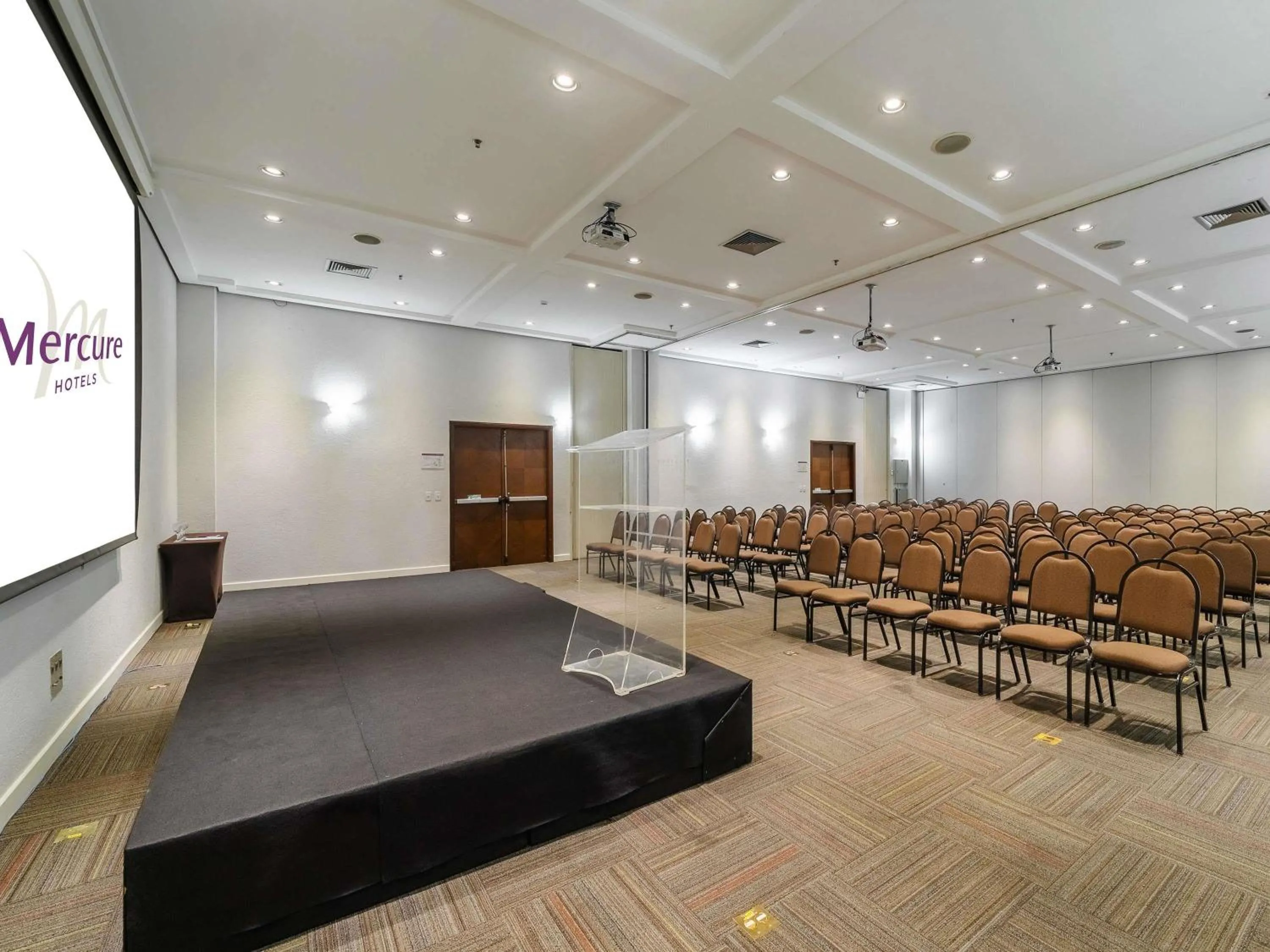 Meeting/conference room in Mercure Guarulhos Aeroporto