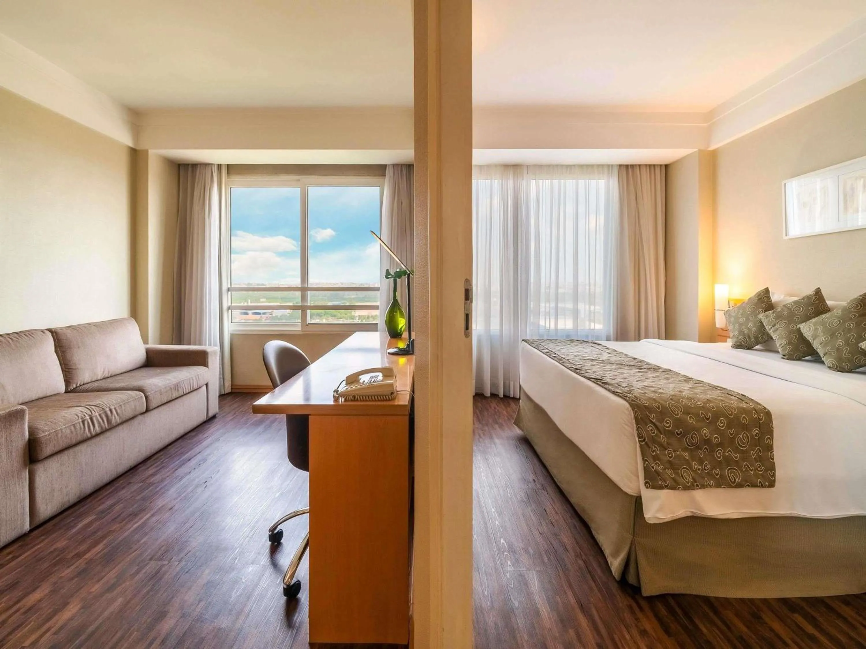 Bedroom, Bed in Mercure Guarulhos Aeroporto