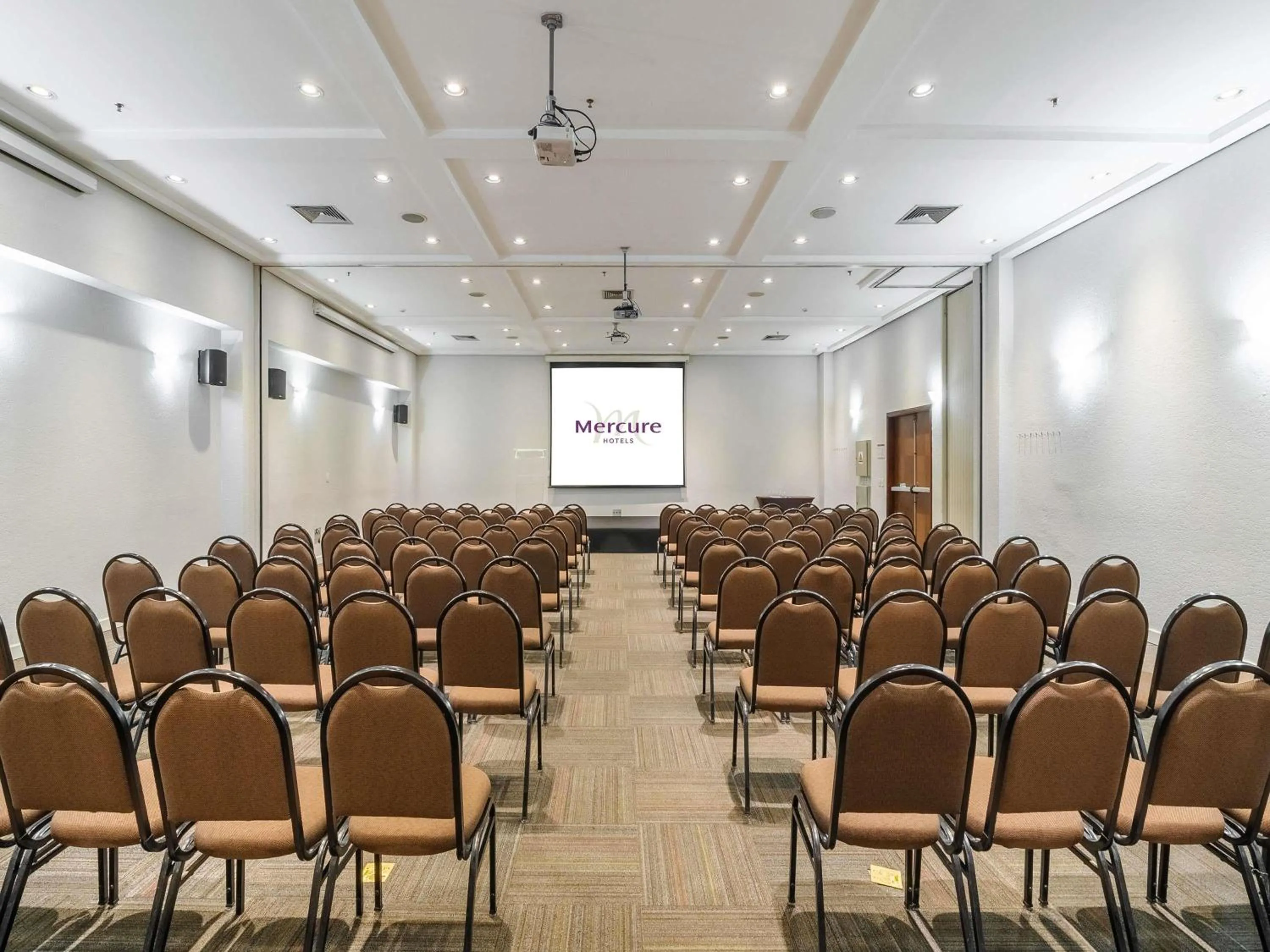 Meeting/conference room in Mercure Guarulhos Aeroporto