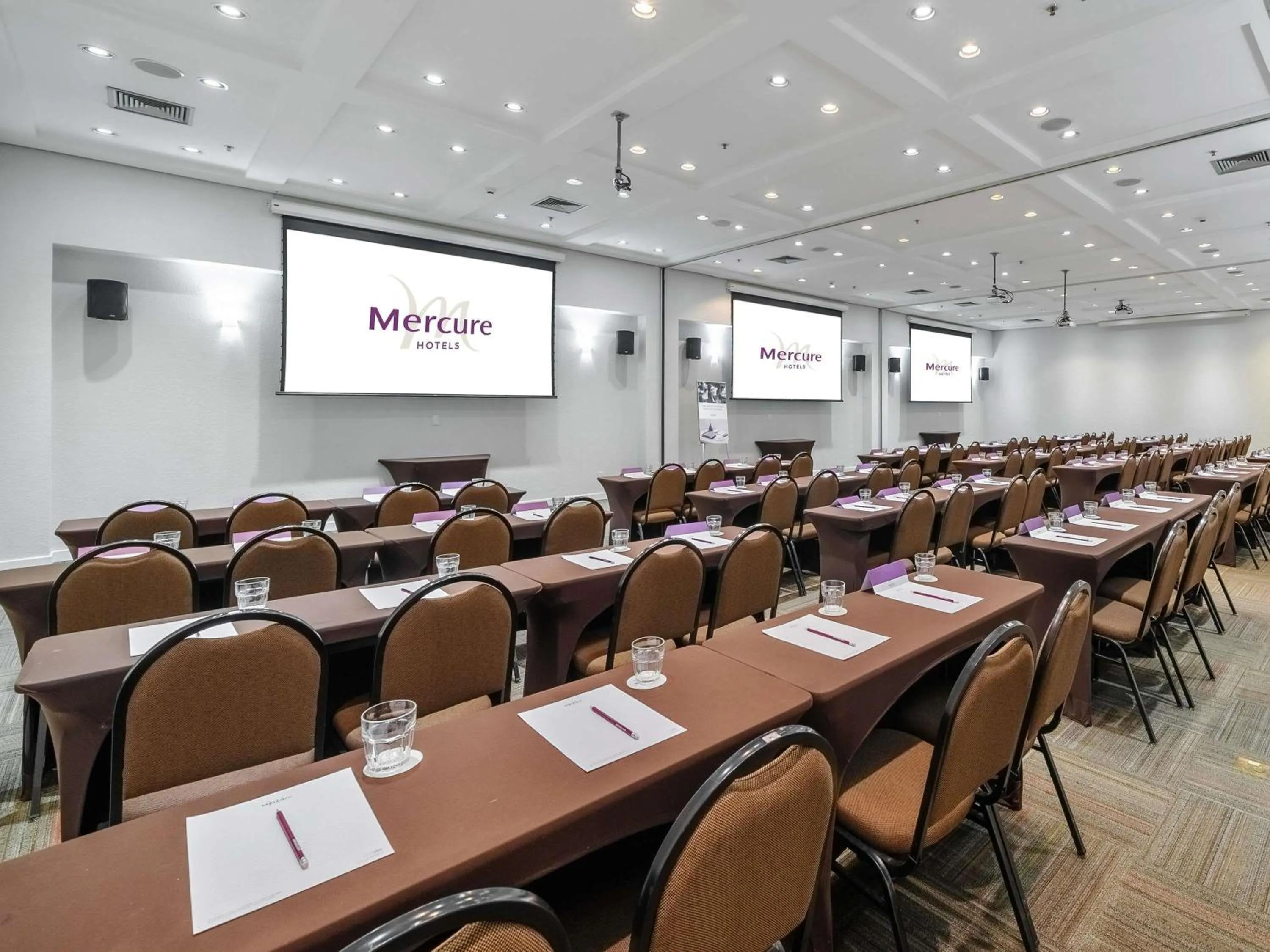Meeting/conference room in Mercure Guarulhos Aeroporto