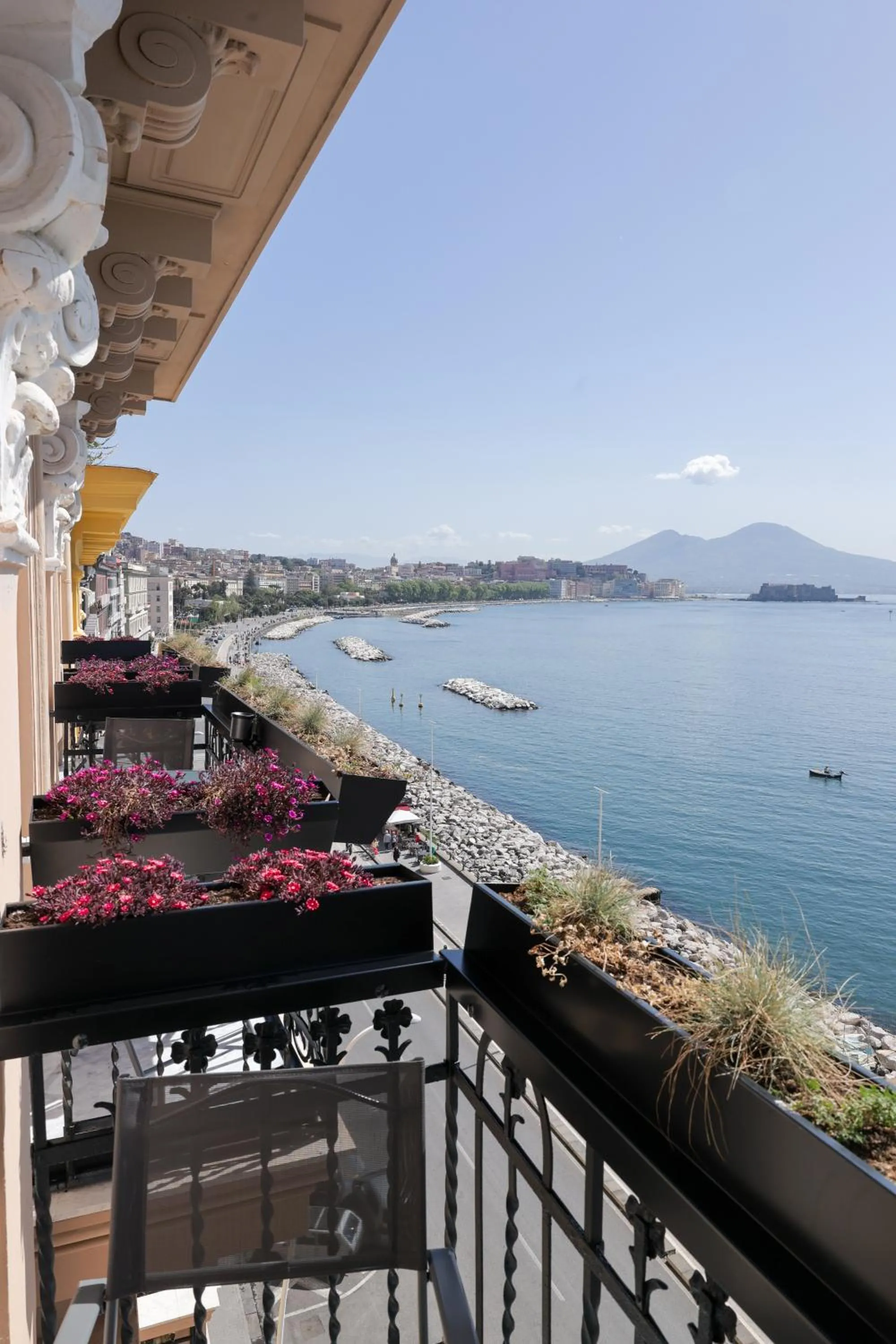 Day in Demetra Luxury Suites